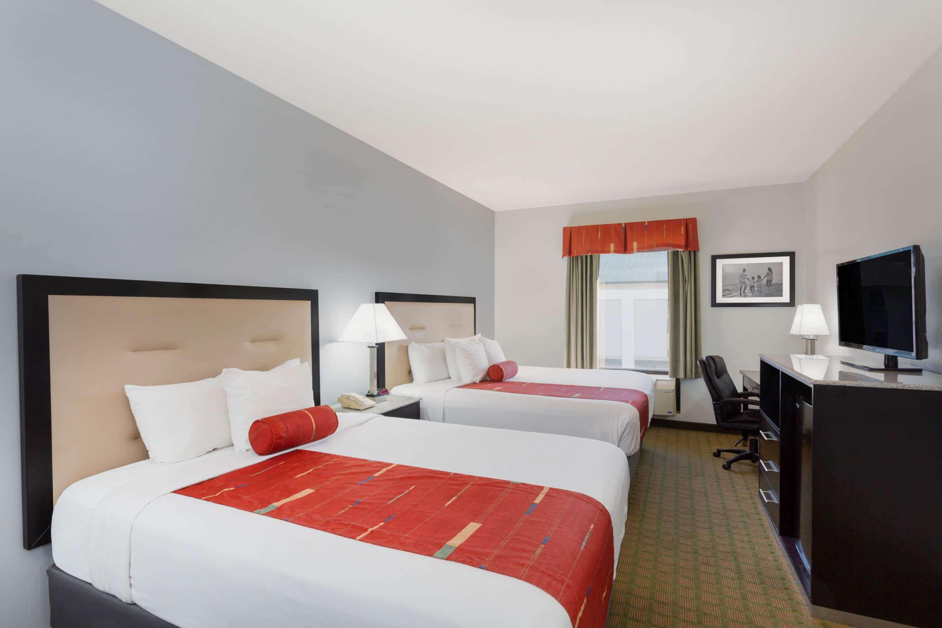 Days Inn & Suites by Wyndham Lakeland — photo 5