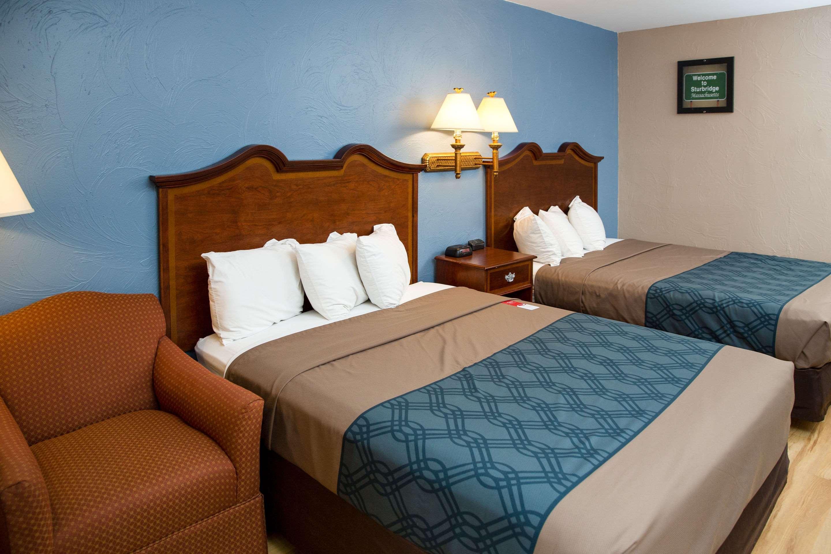 Econo Lodge Sturbridge — photo 5