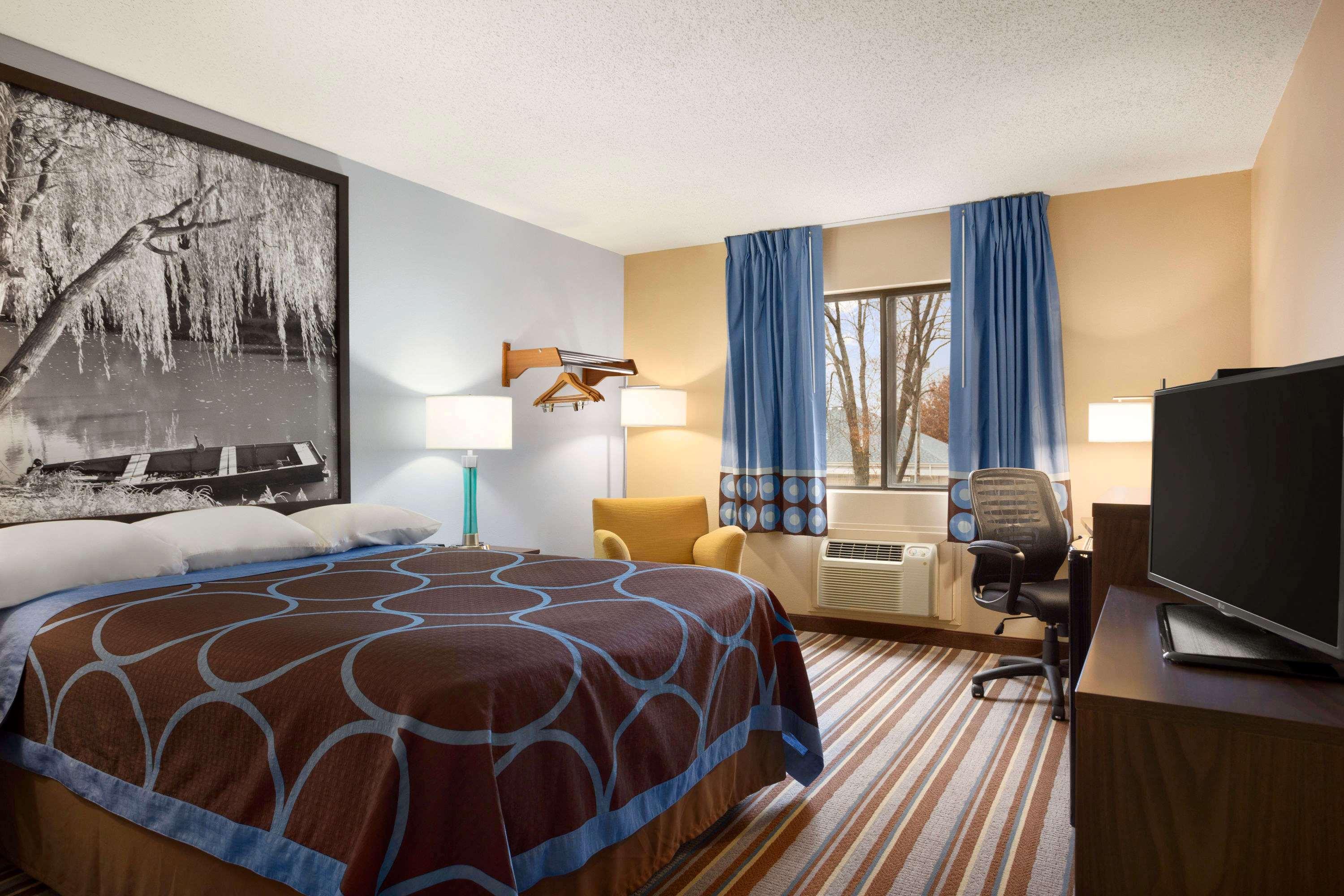 Super 8 by Wyndham Pittsburg KS — photo 4