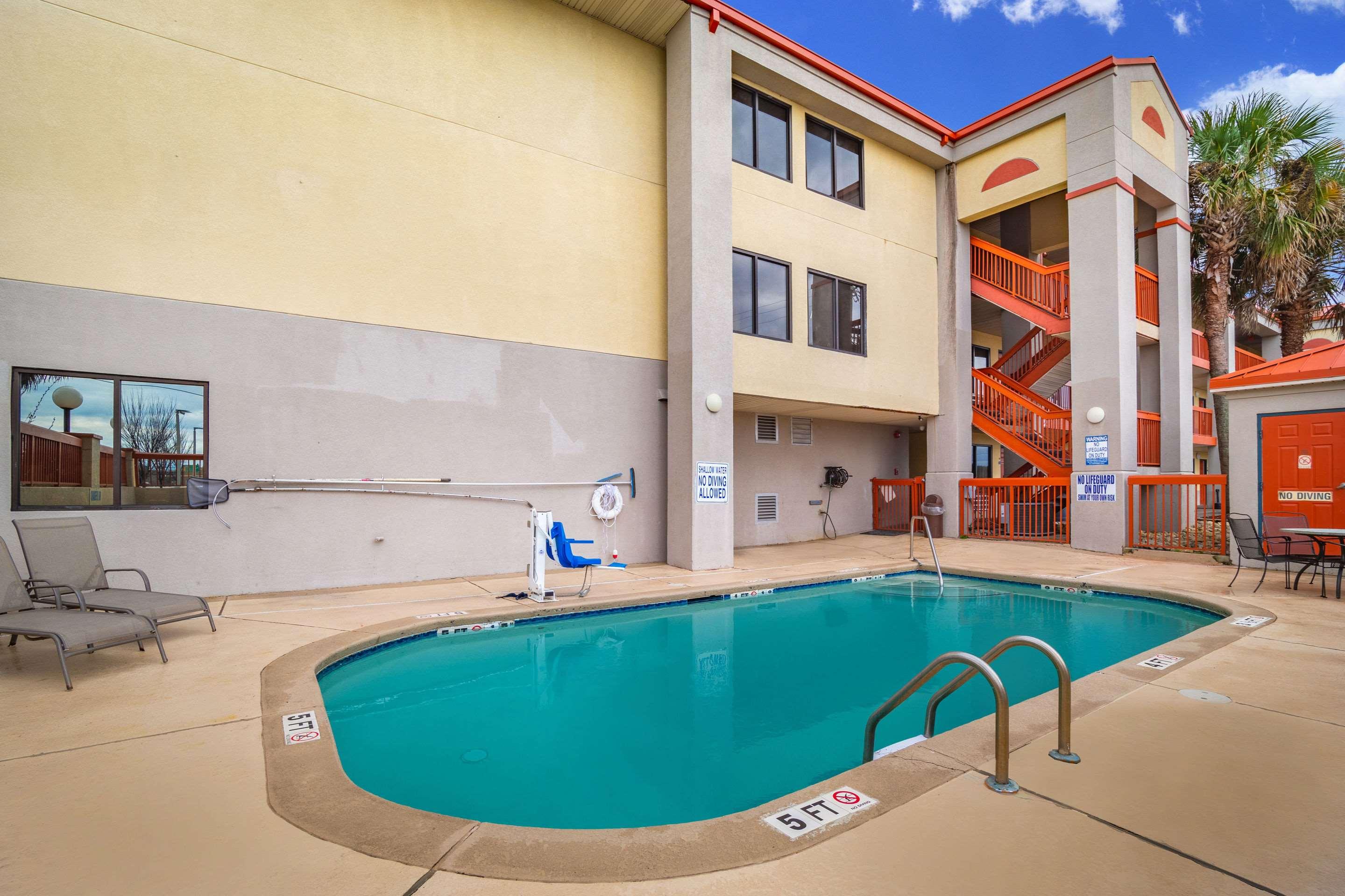 Quality Inn & Suites Ft. Jackson Maingate — photo 4