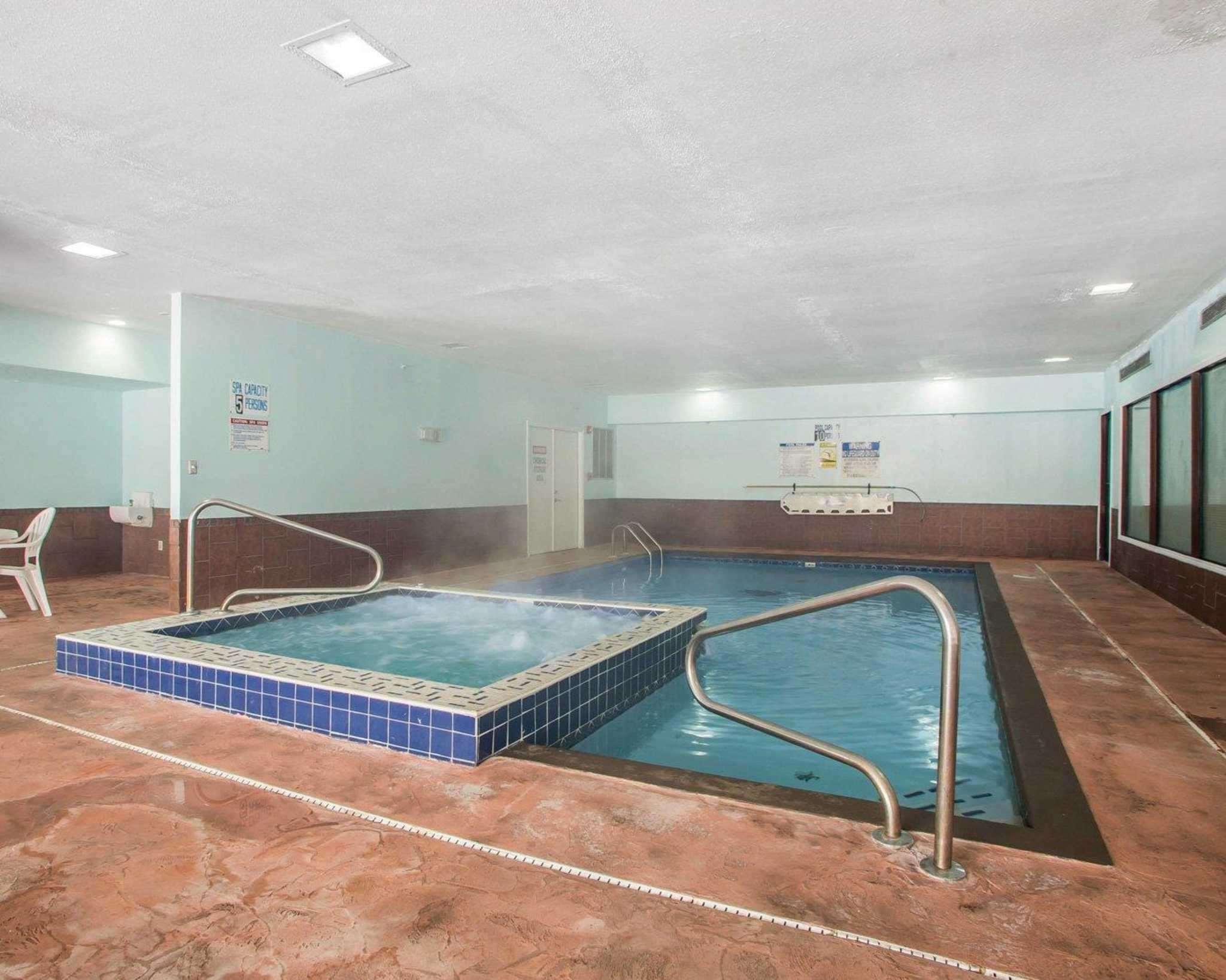 Quality Inn Merrillville — photo 5