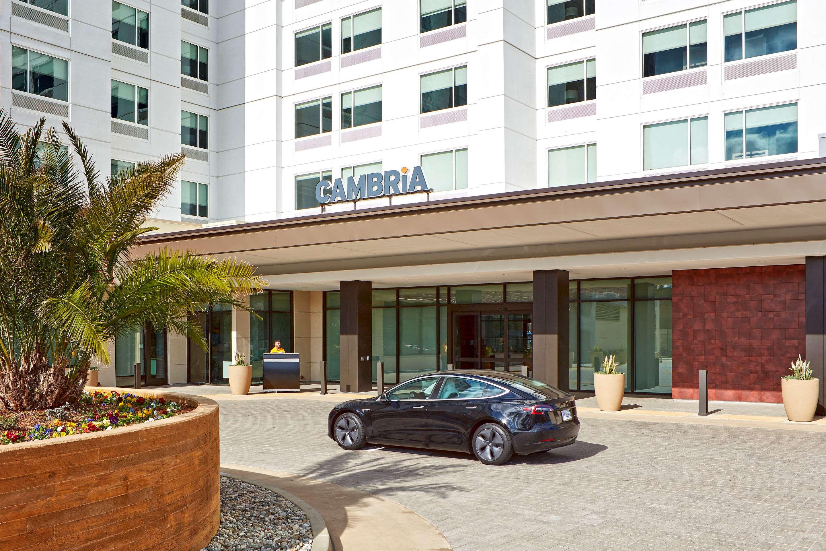 Cambria Hotel & Suites Anaheim Resort Area — photo 4