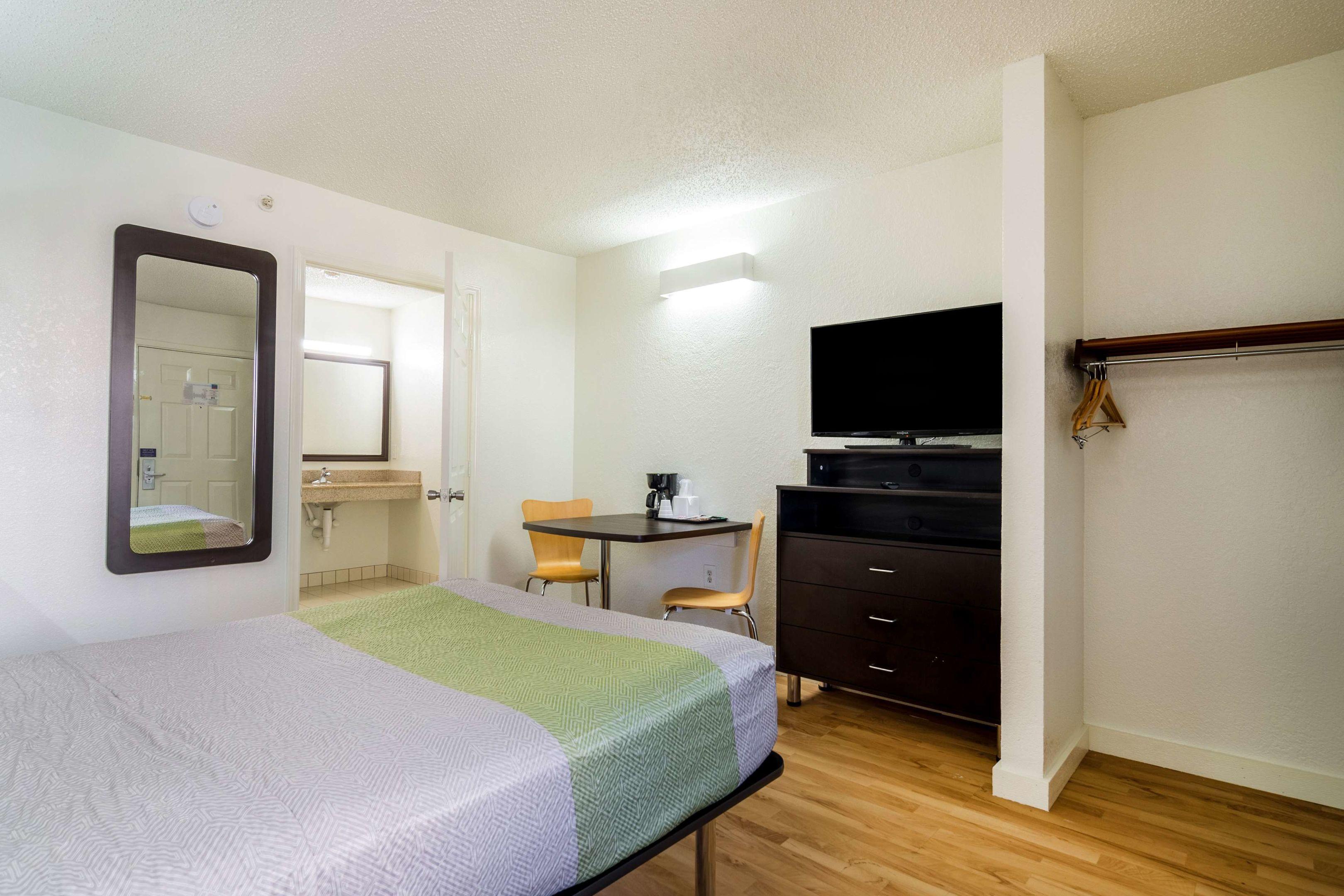 Studio 6 Dallas - Plano Medical Center — photo 4