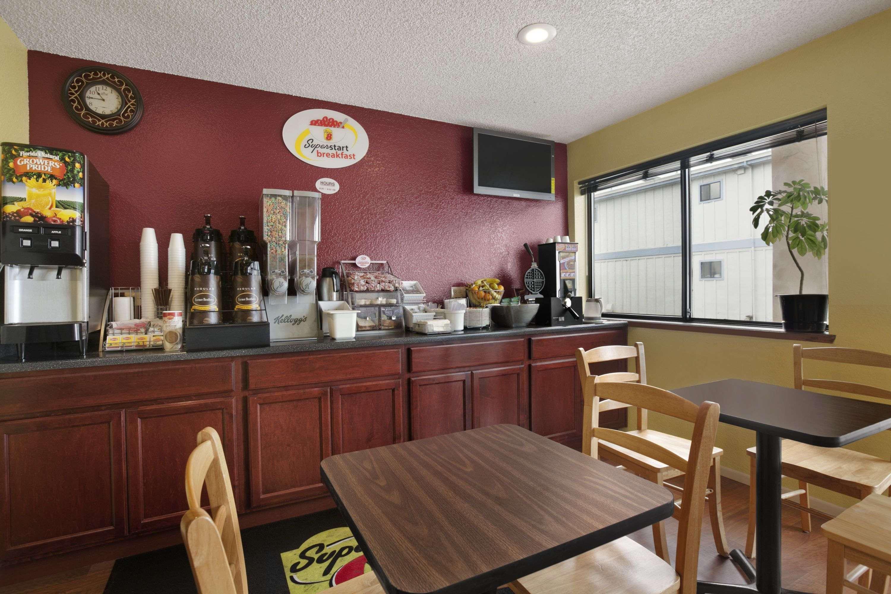 Super 8 by Wyndham Arcata — photo 4