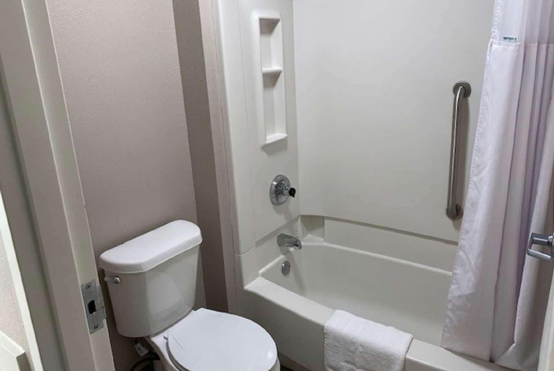 Baymont by Wyndham Topeka — photo 4
