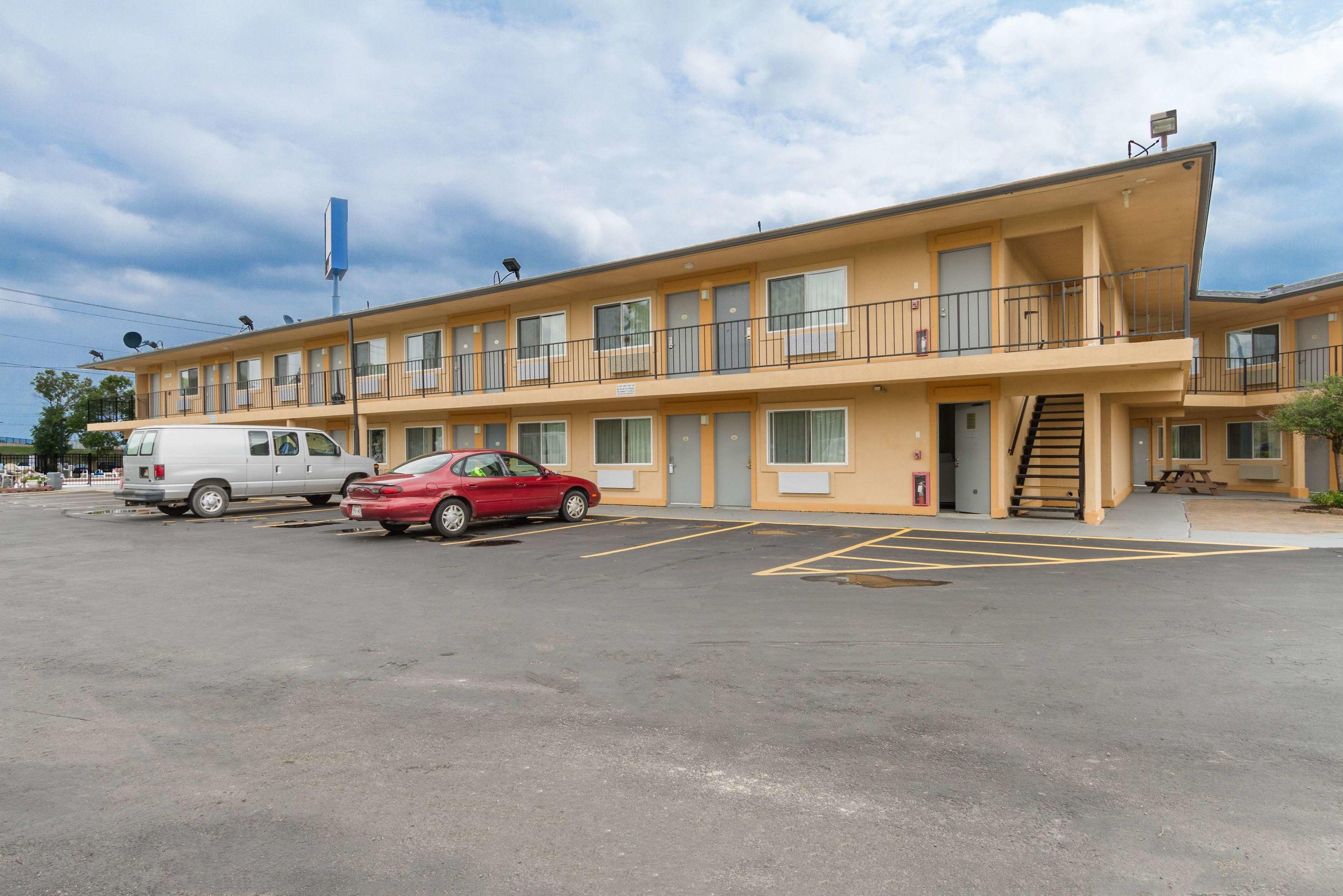 Motel 6 Oshkosh — photo 3