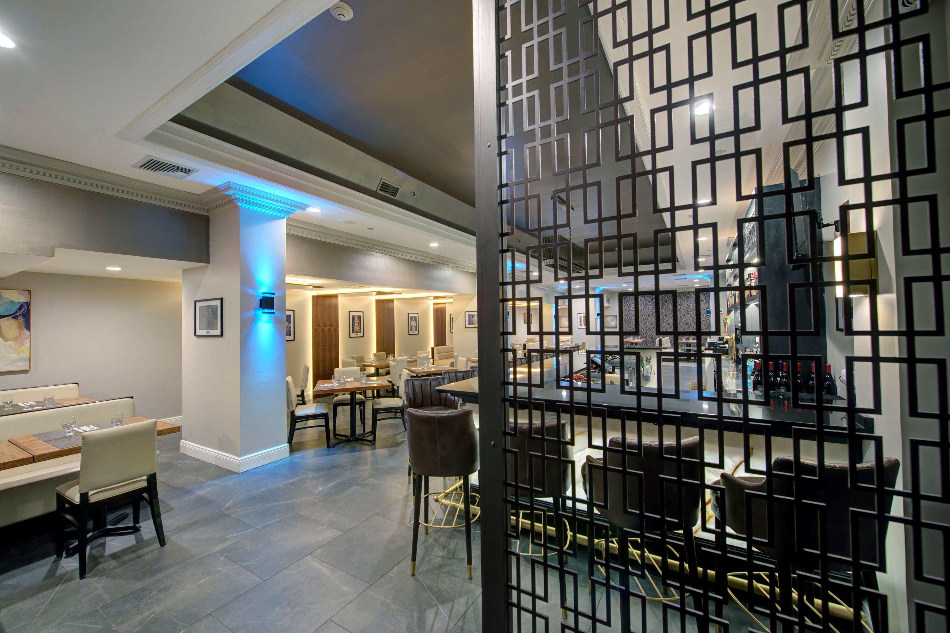 The Roslyn, Tapestry Collection by Hilton — photo 4