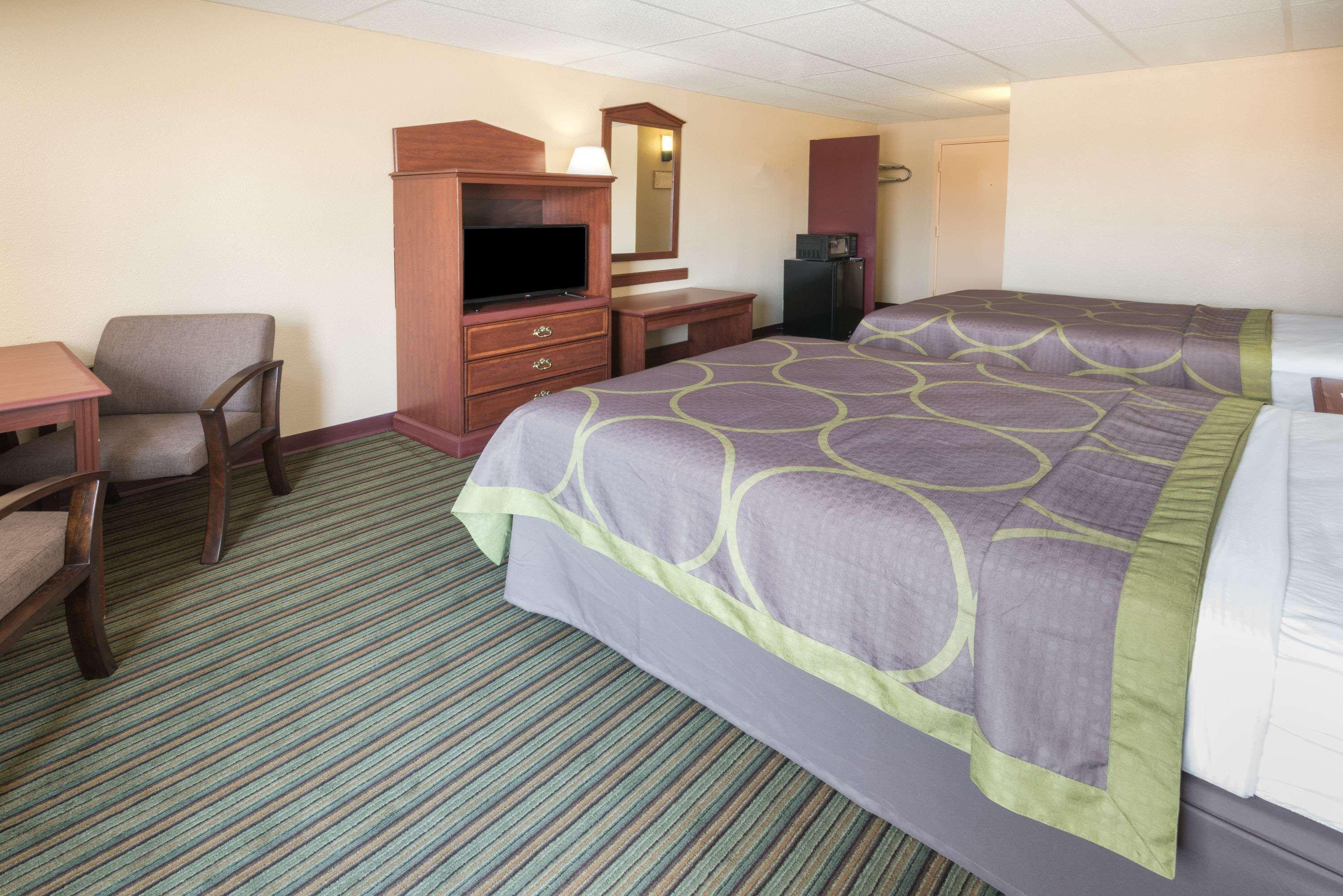 Super 8 by Wyndham Columbus — photo 4