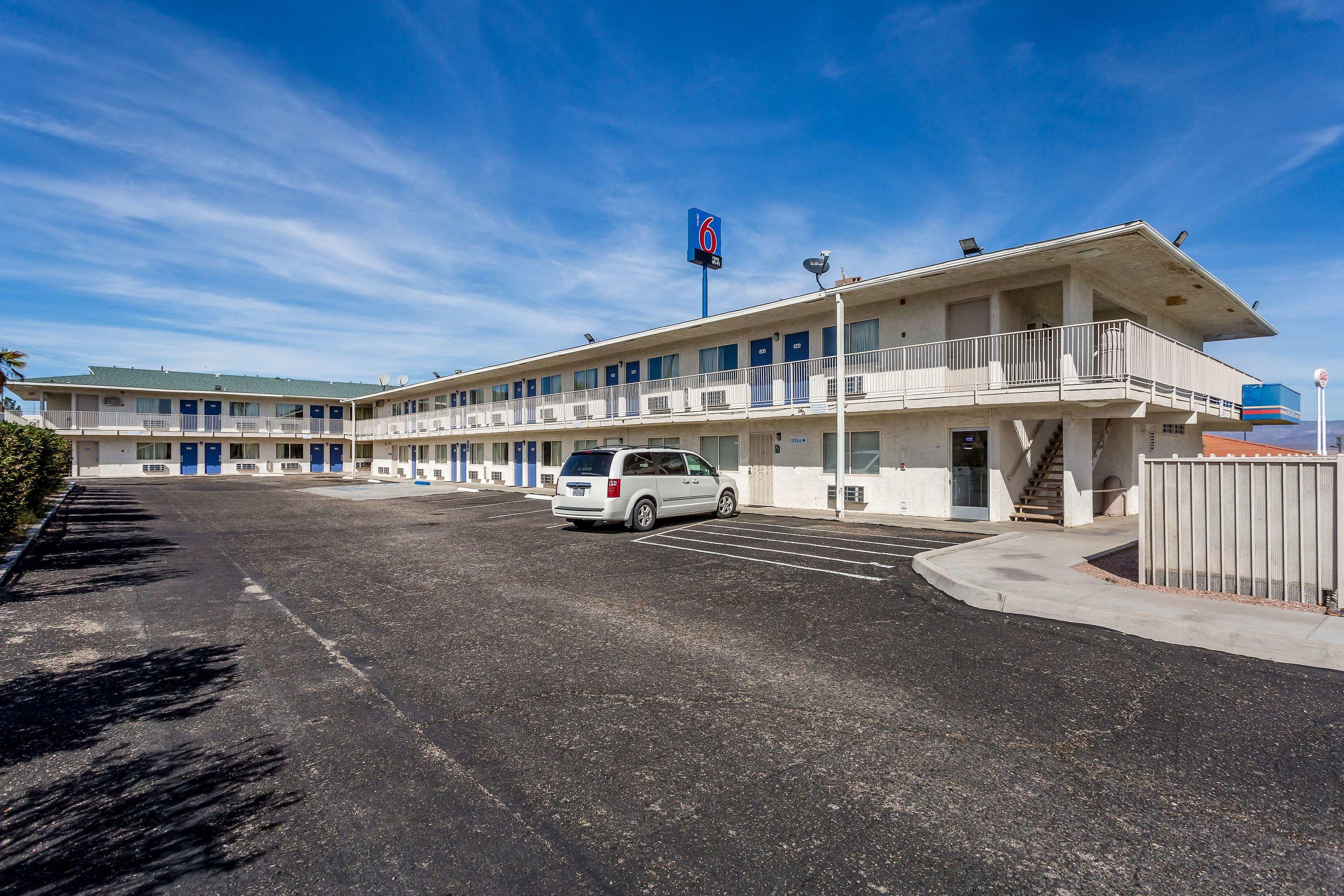 Motel 6 Needles, CA — photo 3