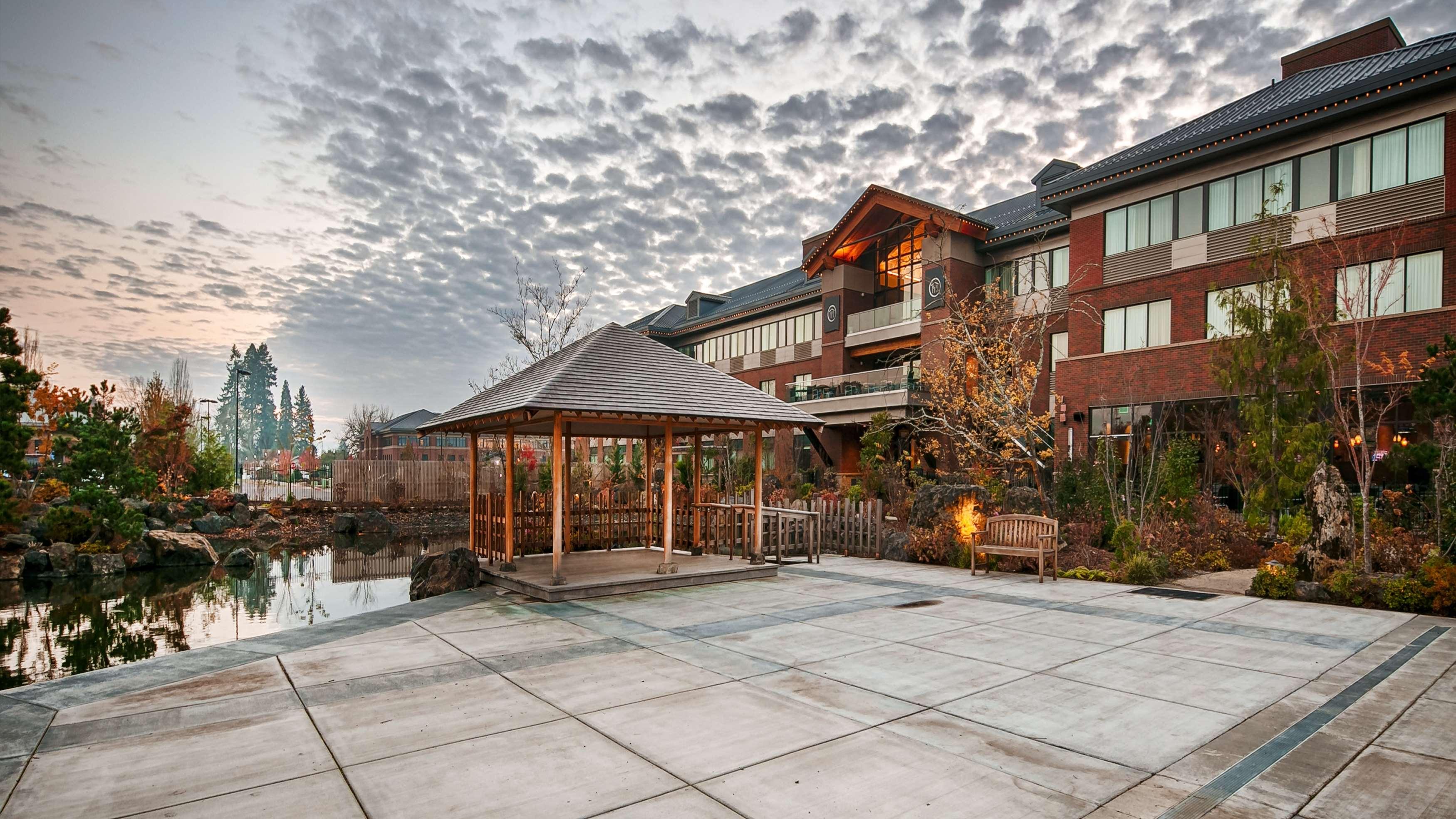 Best Western Premier Boulder Falls Inn — photo 4