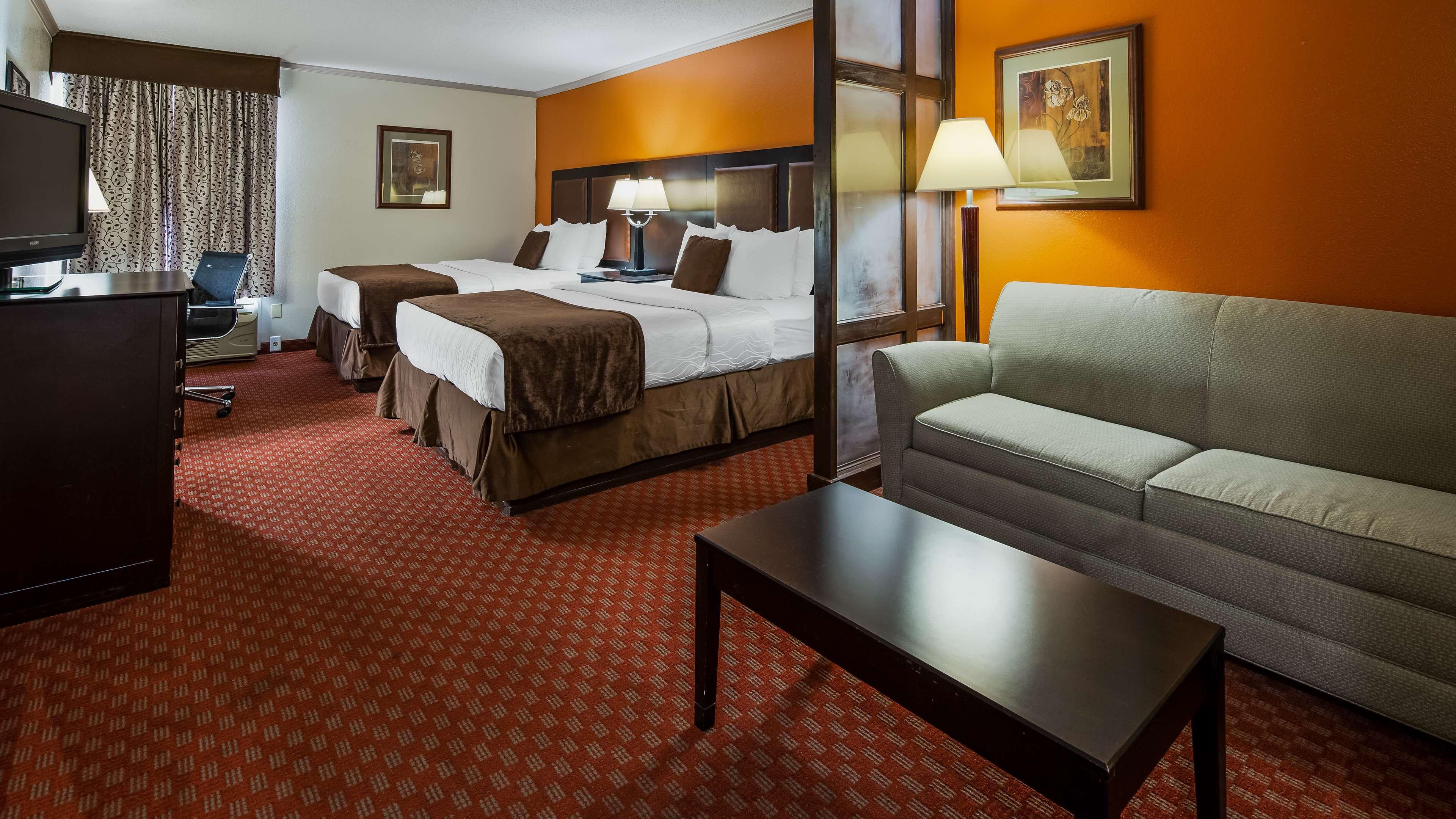 Best Western Plus Lubbock Windsor Inn — photo 5