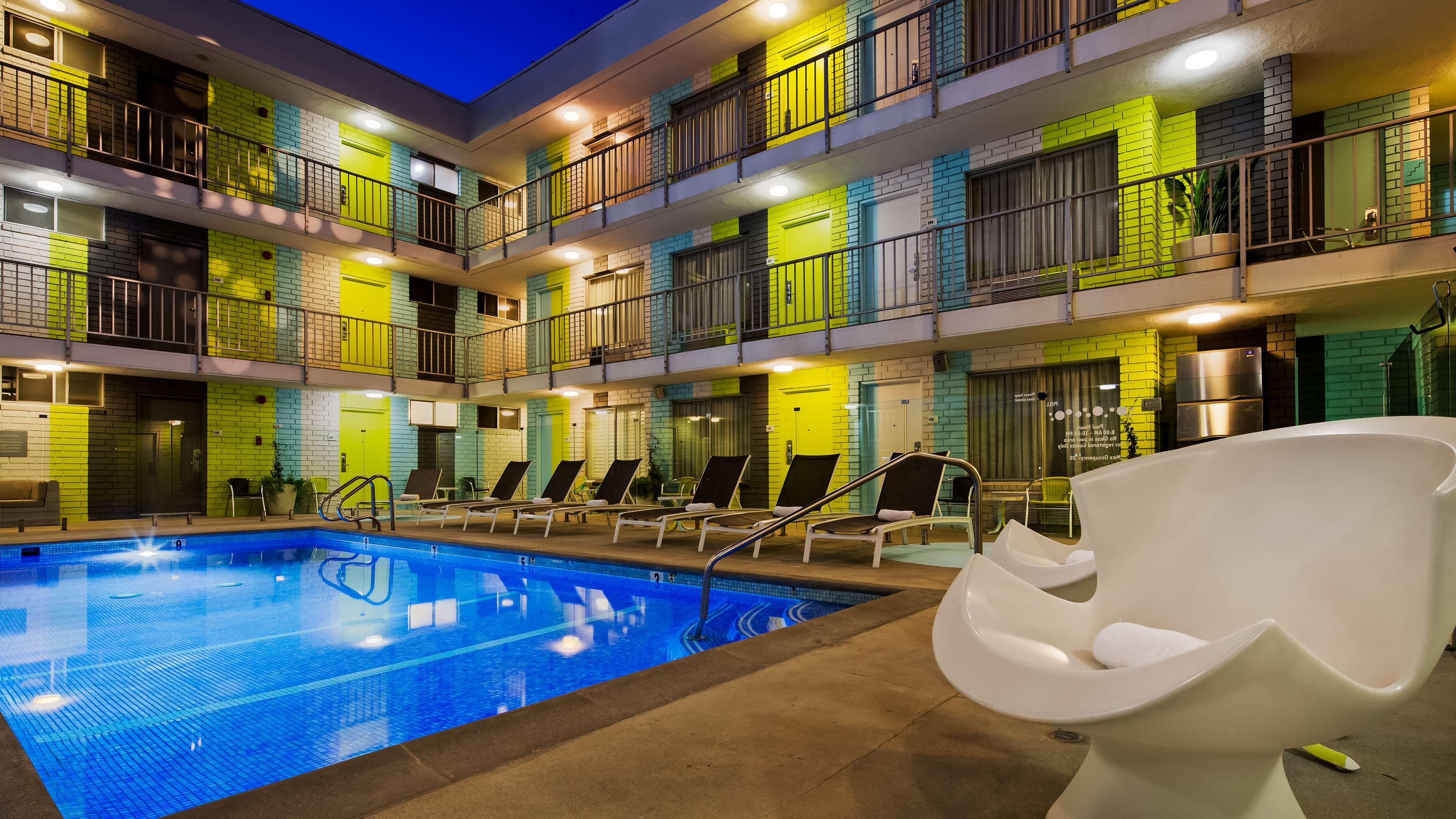 Best Western Plus Hollywood Hills Hotel — photo 5
