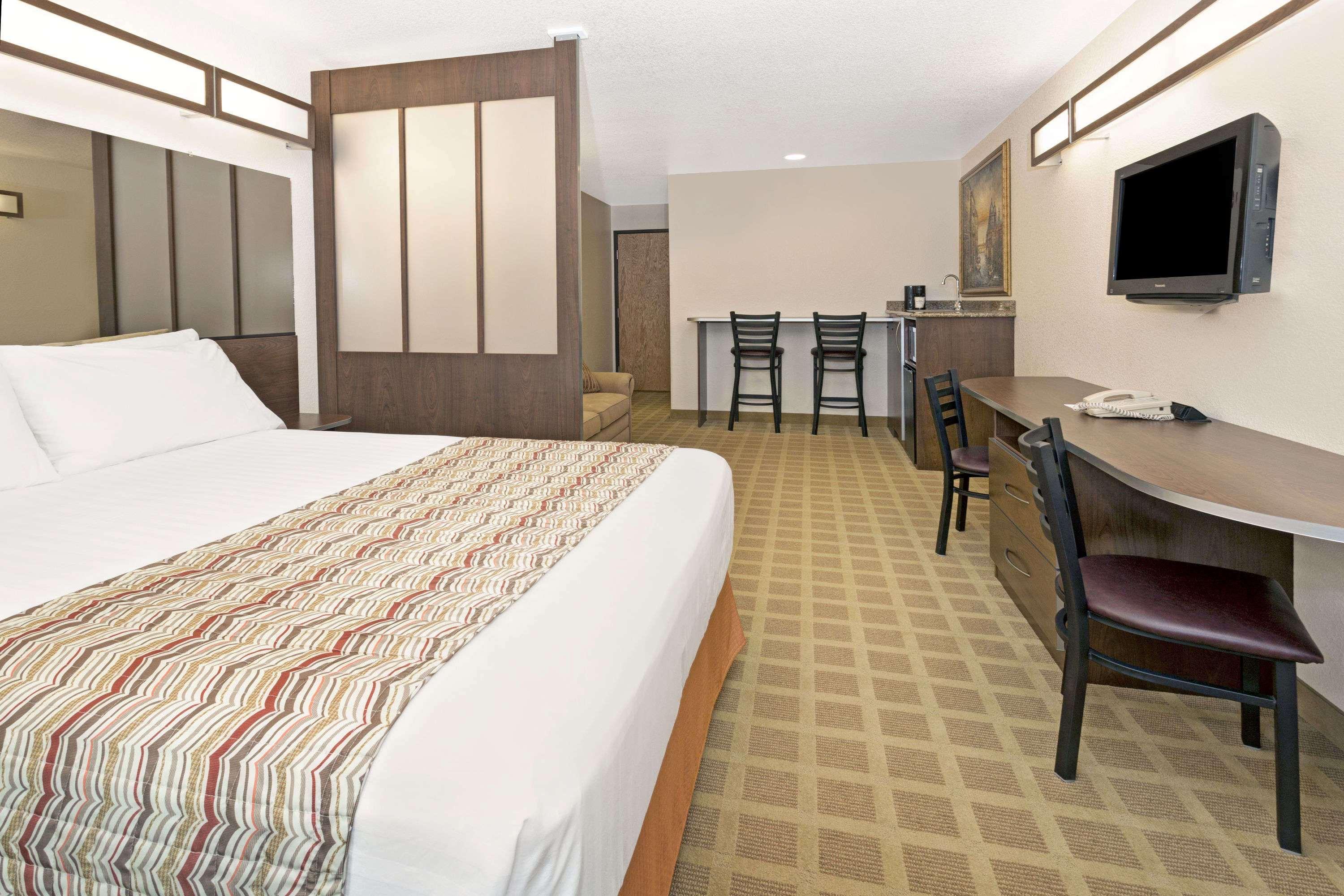 Microtel Inn & Suites by Wyndham Cheyenne — photo 5