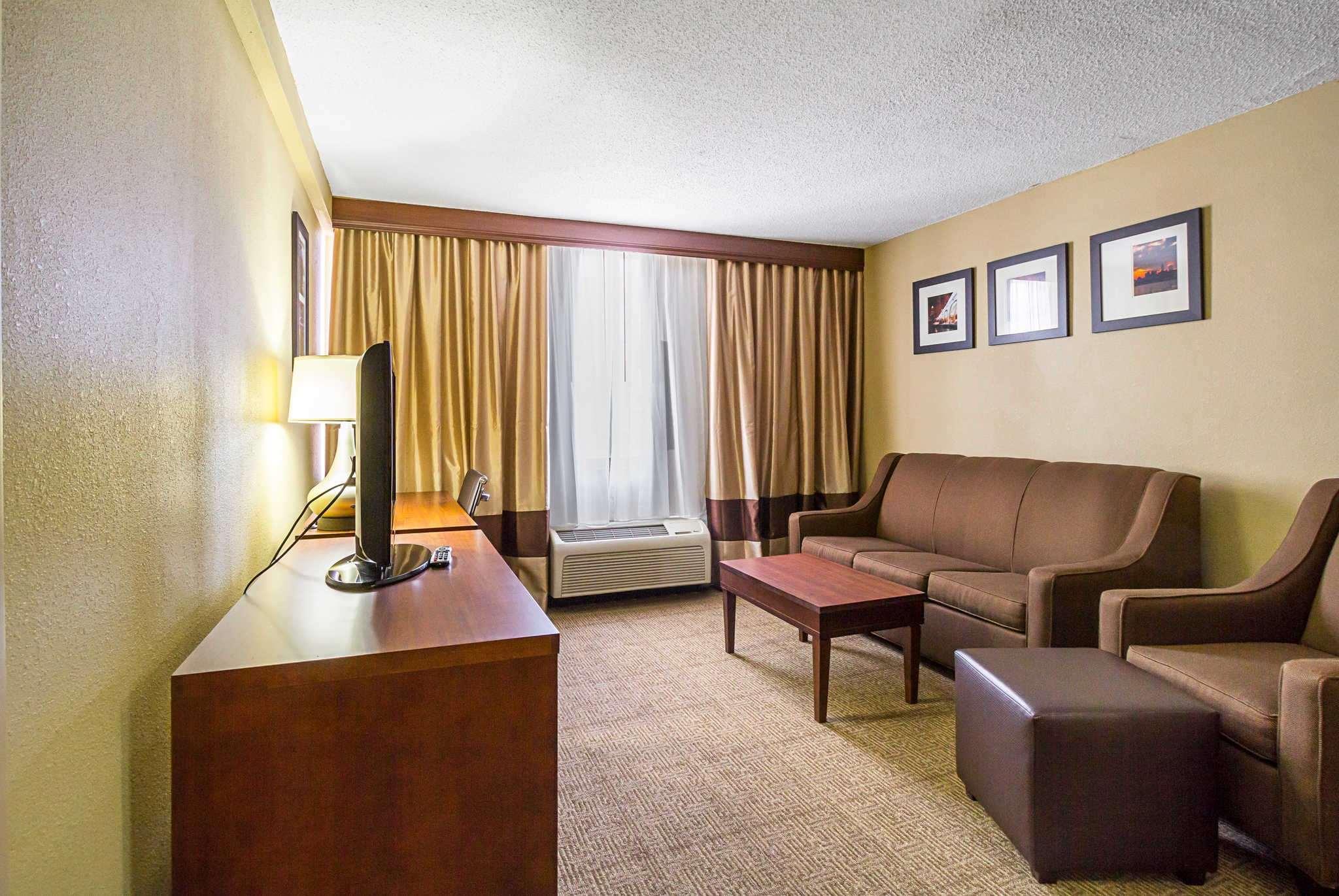 Comfort Inn Downtown — photo 3