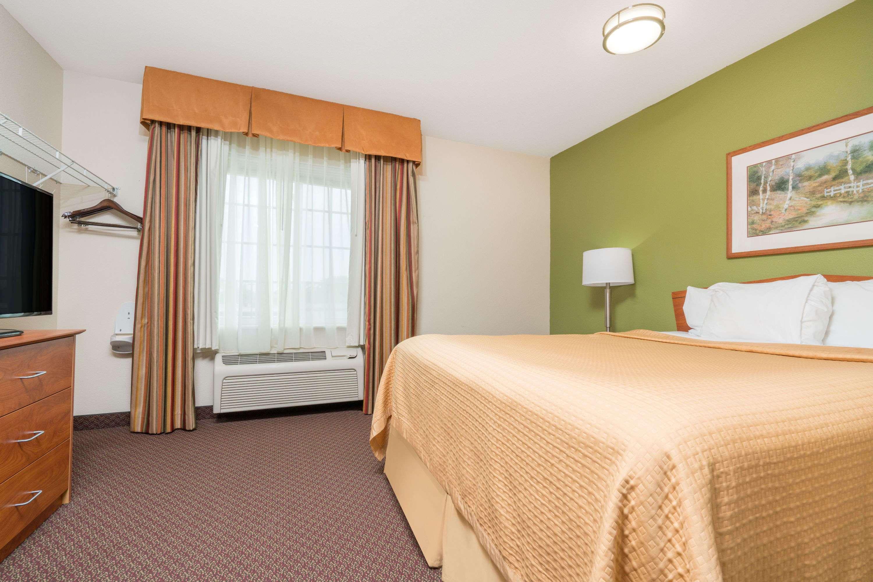 Days Inn & Suites Rochester South — photo 4