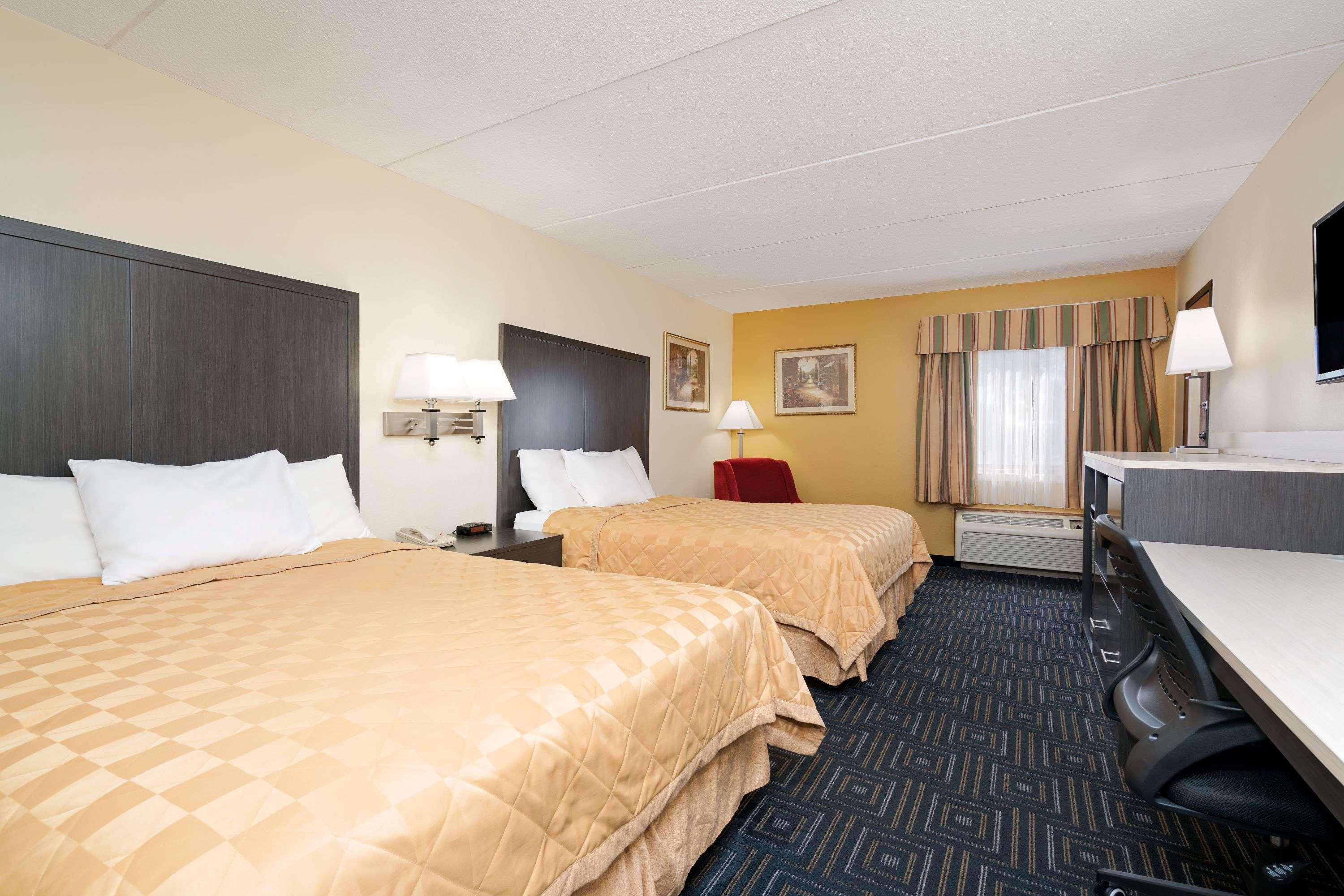 Days Inn Twin Cities North - Mounds View — photo 3