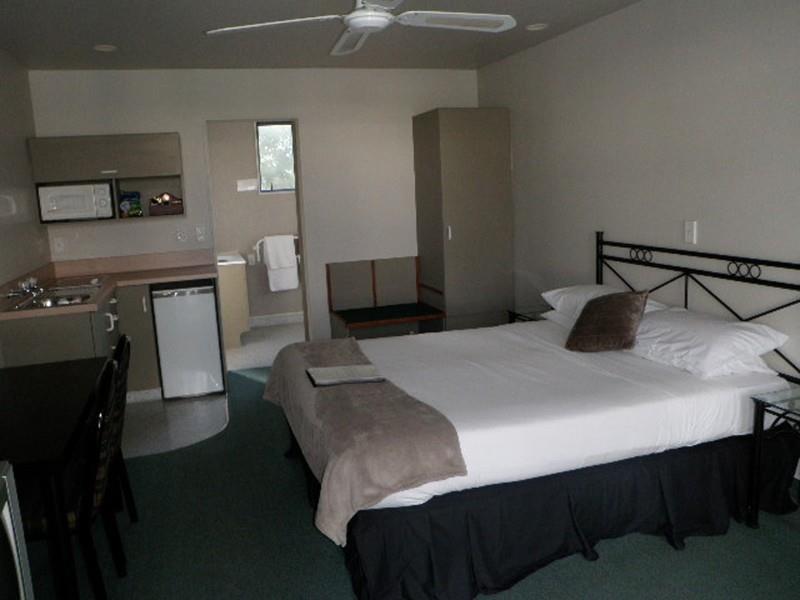 Durham Motor Inn — photo 4