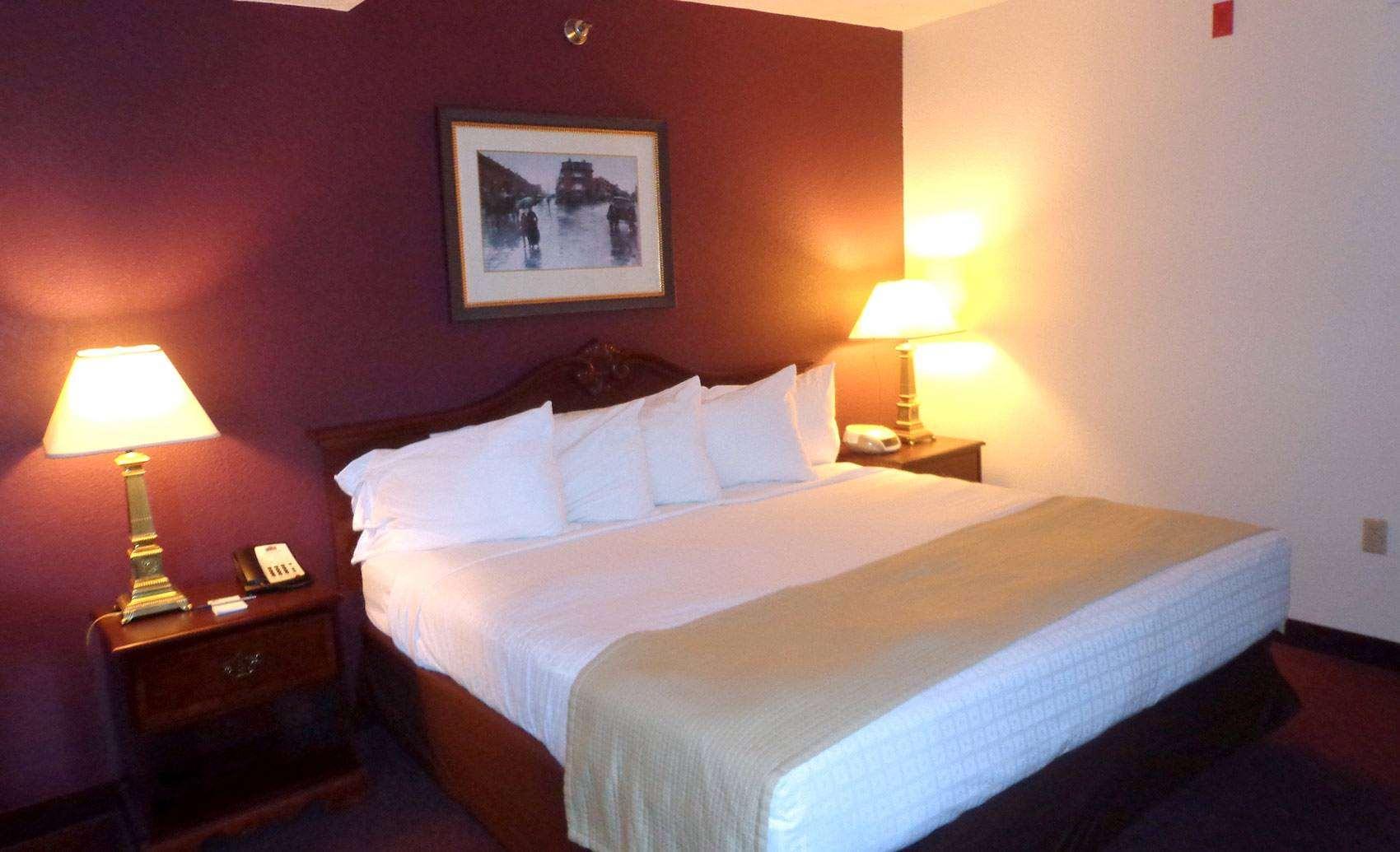 AmericInn Lodge & Suites Marshall — photo 4