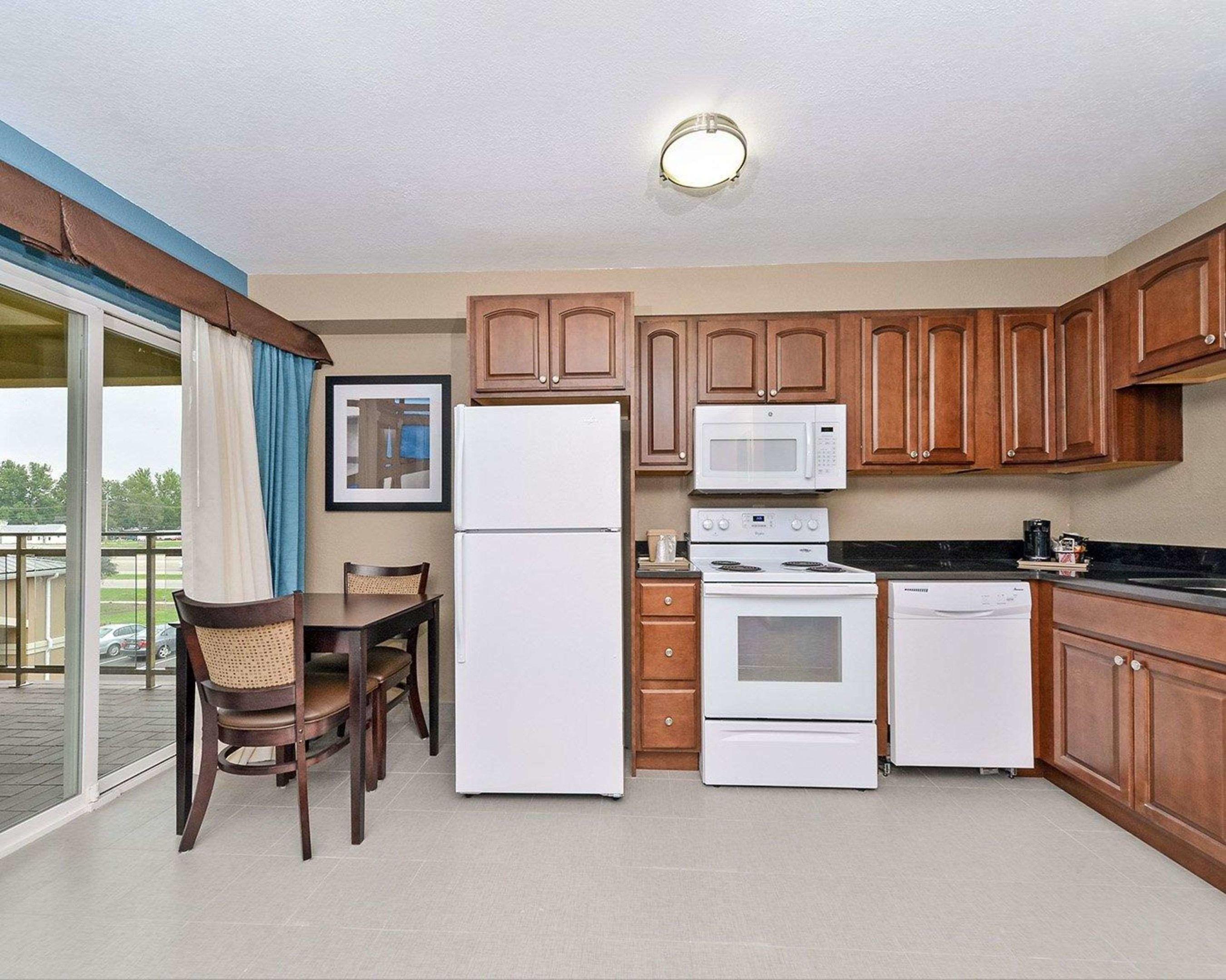 Comfort Inn & Suites Springfield — photo 5