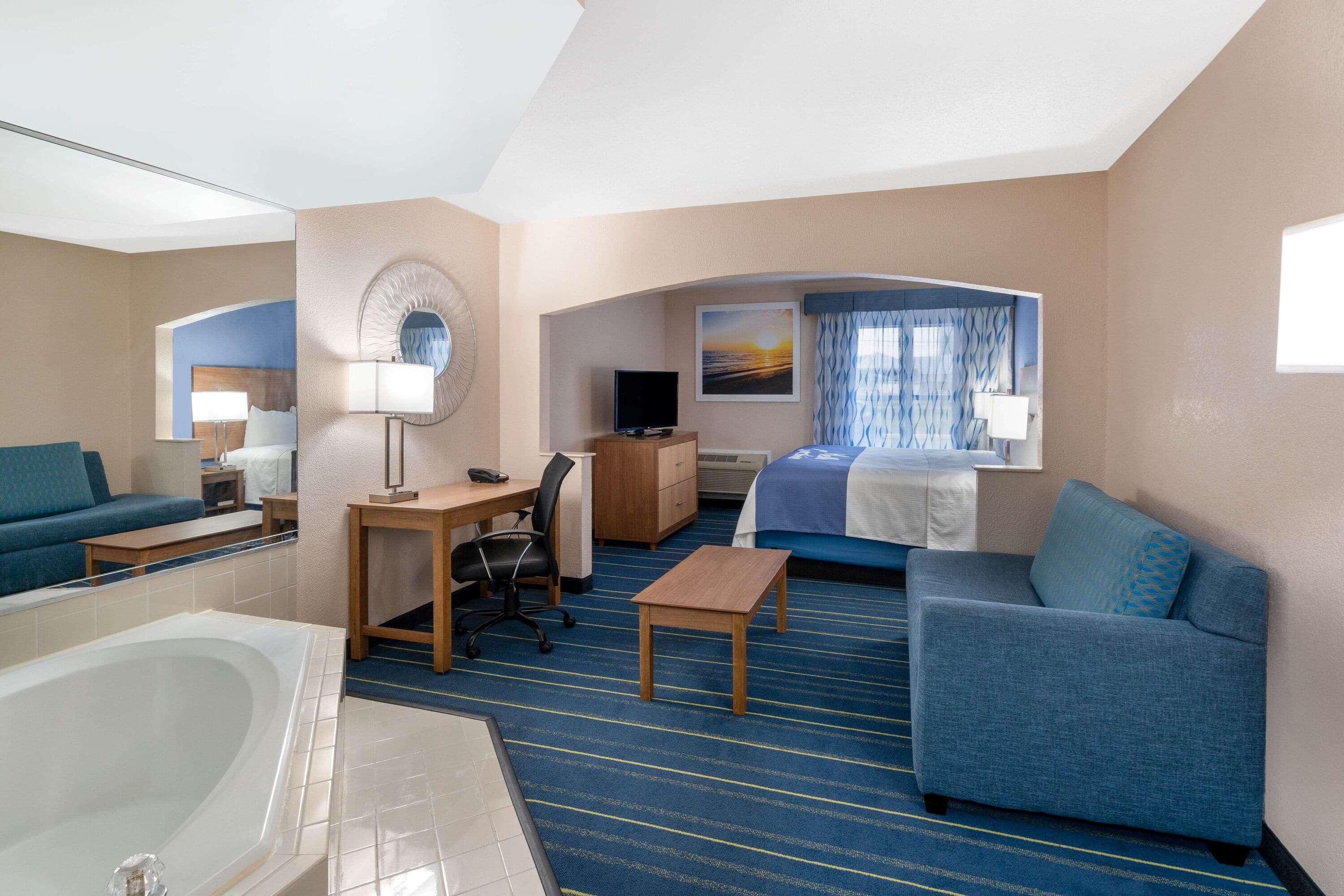 Days Inn by Wyndham Panama City — photo 4