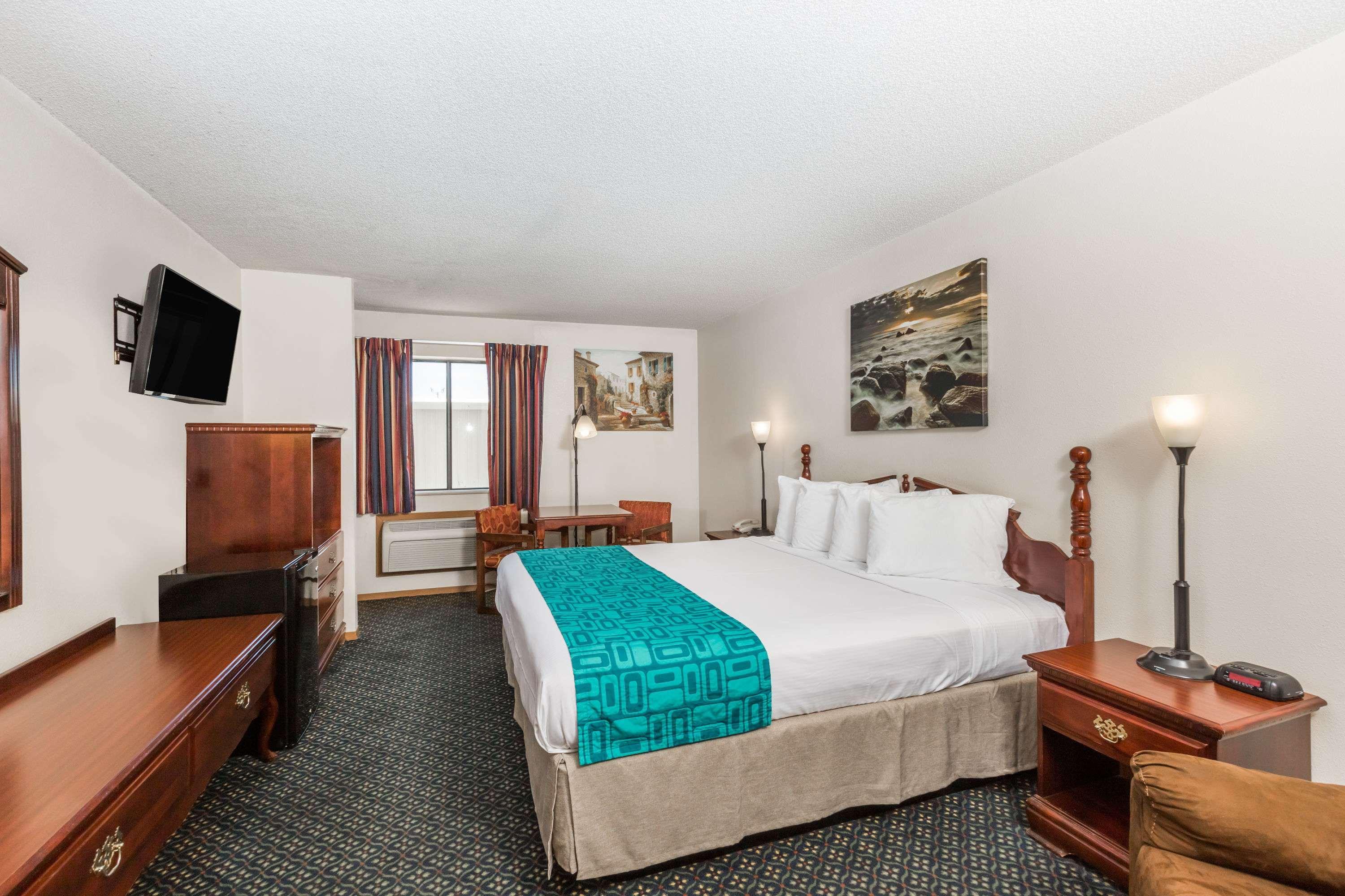 Howard Johnson by Wyndham Wichita Airport — photo 4