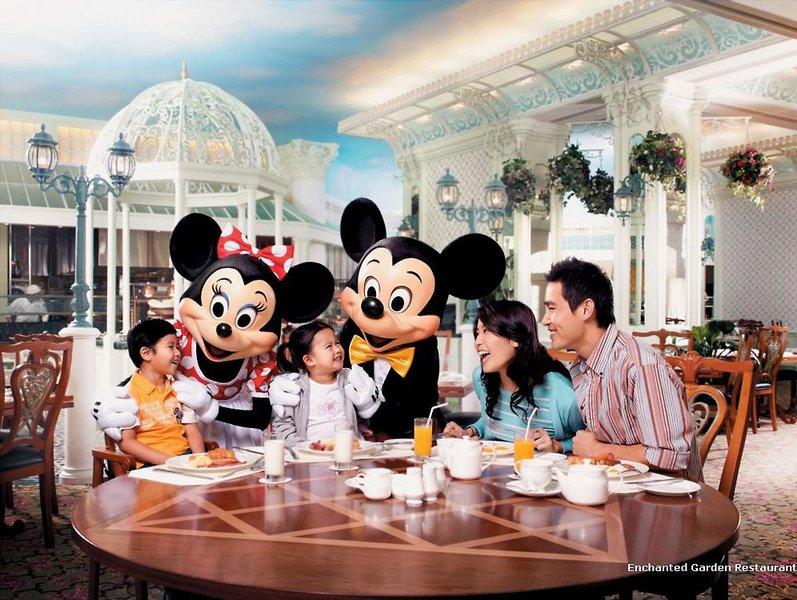 Hong Kong Disneyland Hotel — photo 4