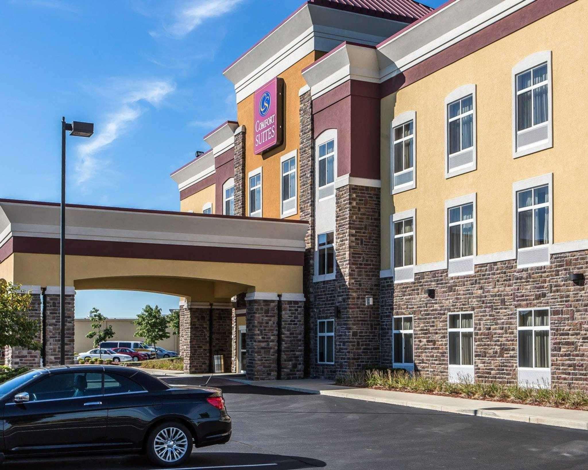 Comfort Suites — photo 3