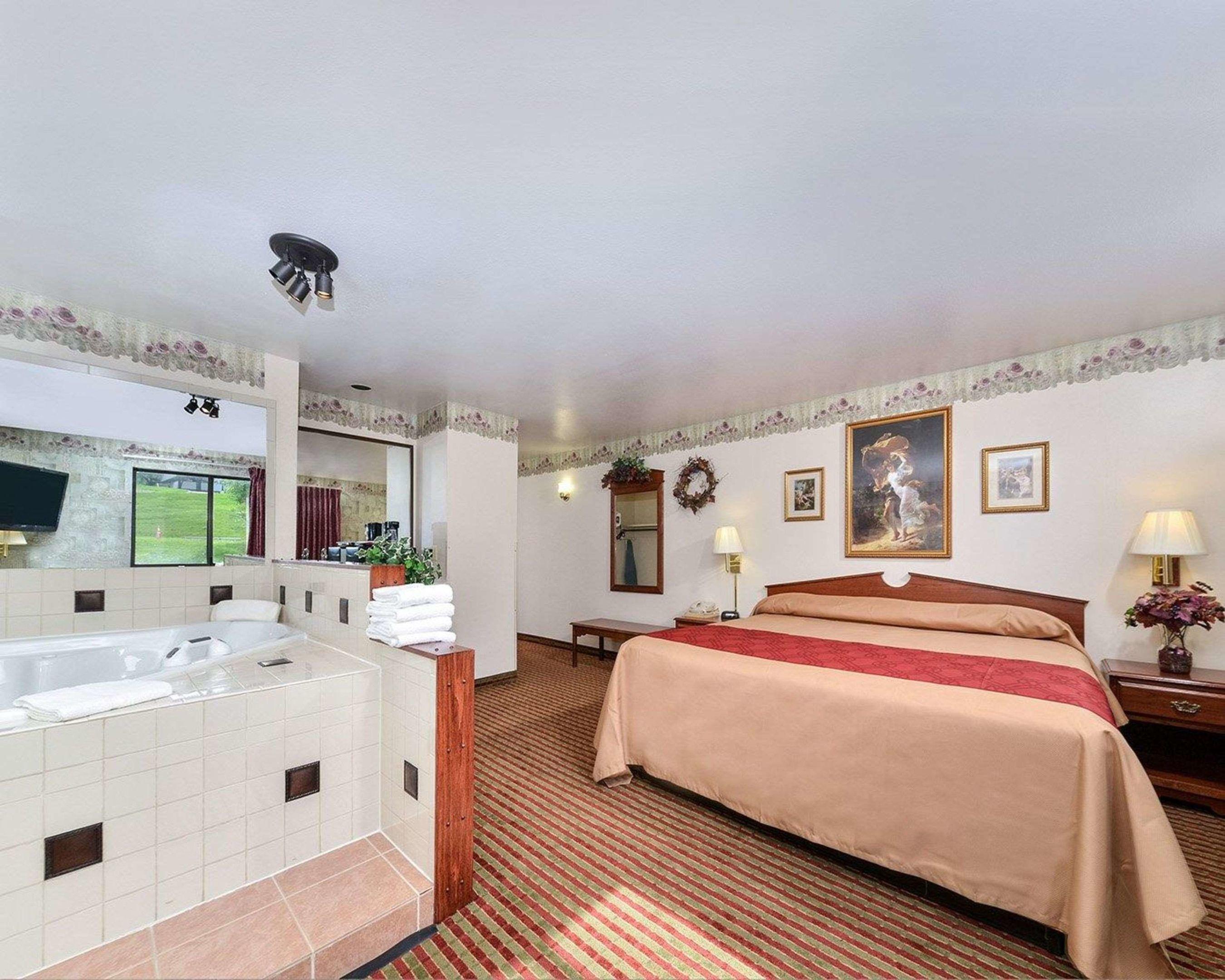 Rodeway Inn & Suites WI Madison-Northeast — photo 4