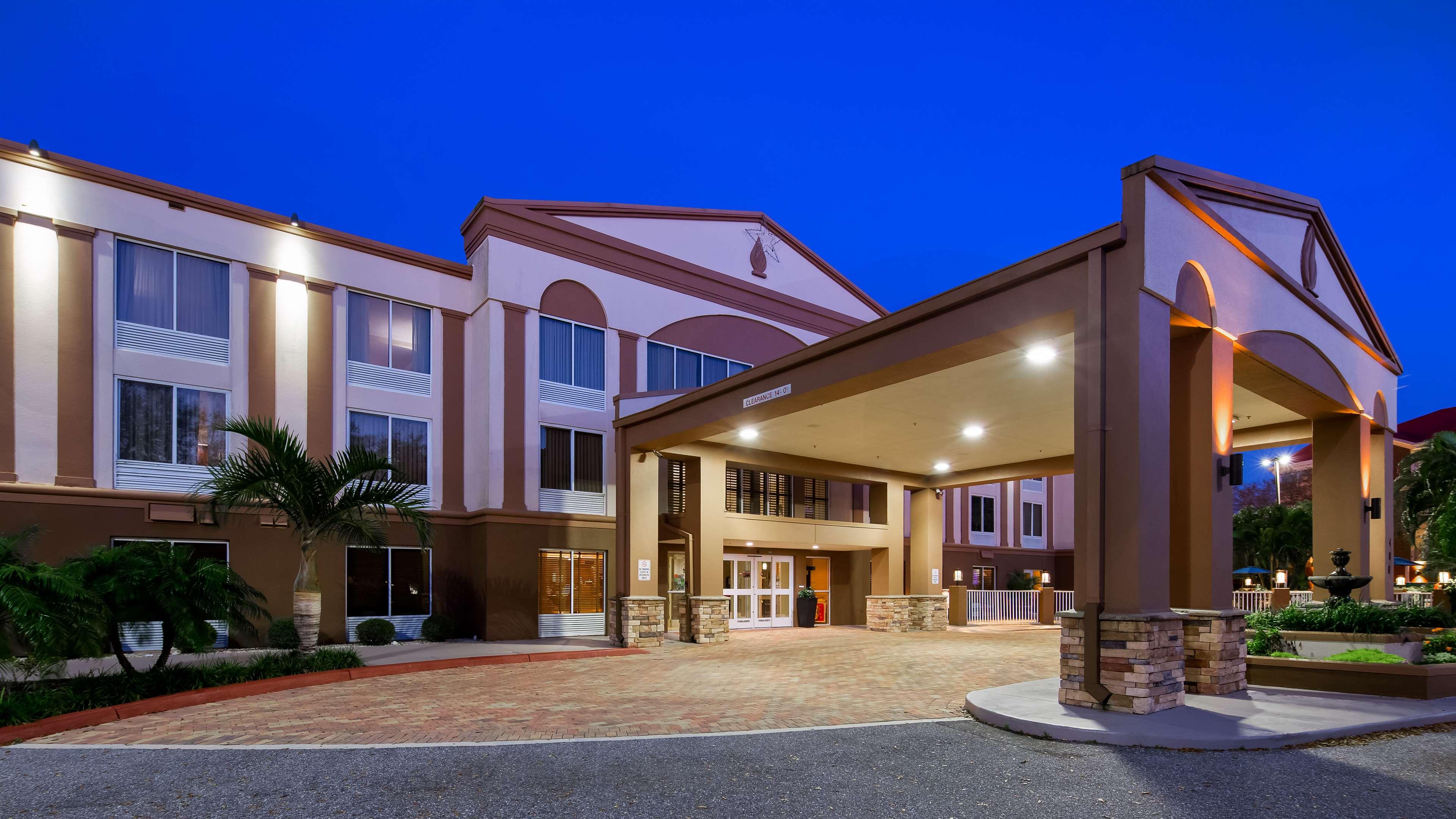 Best Western Plus Ambassador Suites Venice — photo 3
