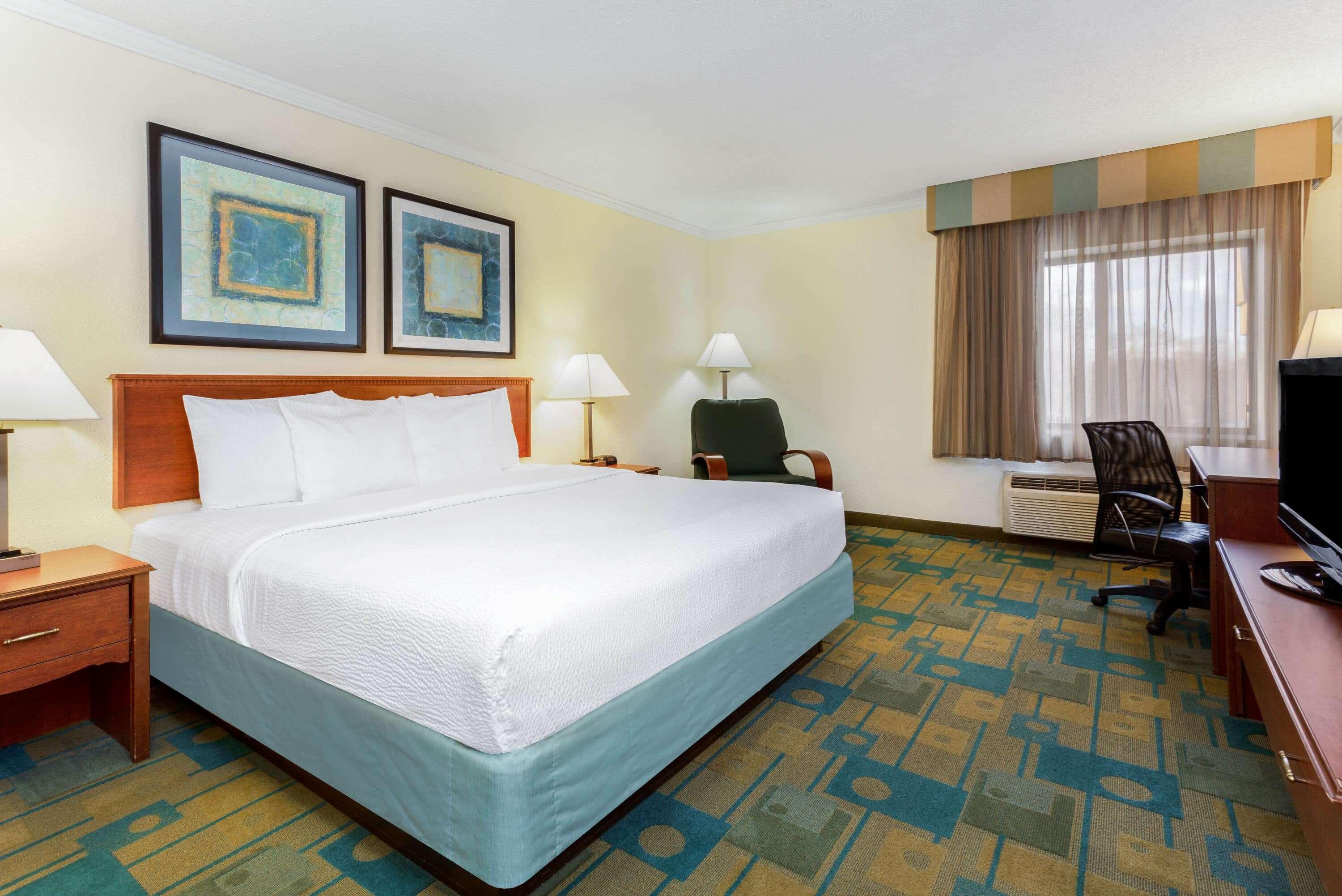 La Quinta Inn Chicago Willowbrook — photo 4