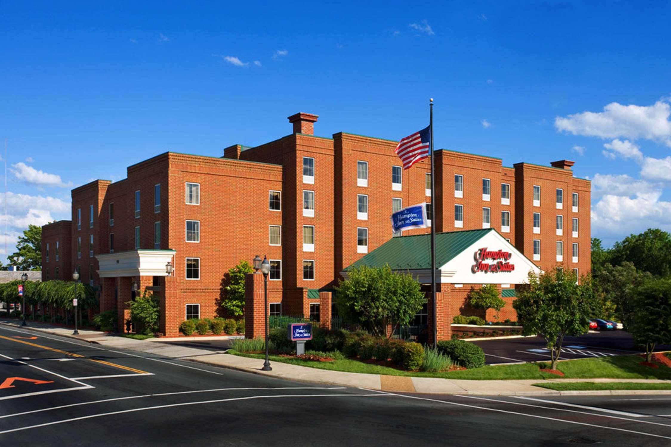 Hampton Inn & Suites Charlottesville-At The University — photo 3