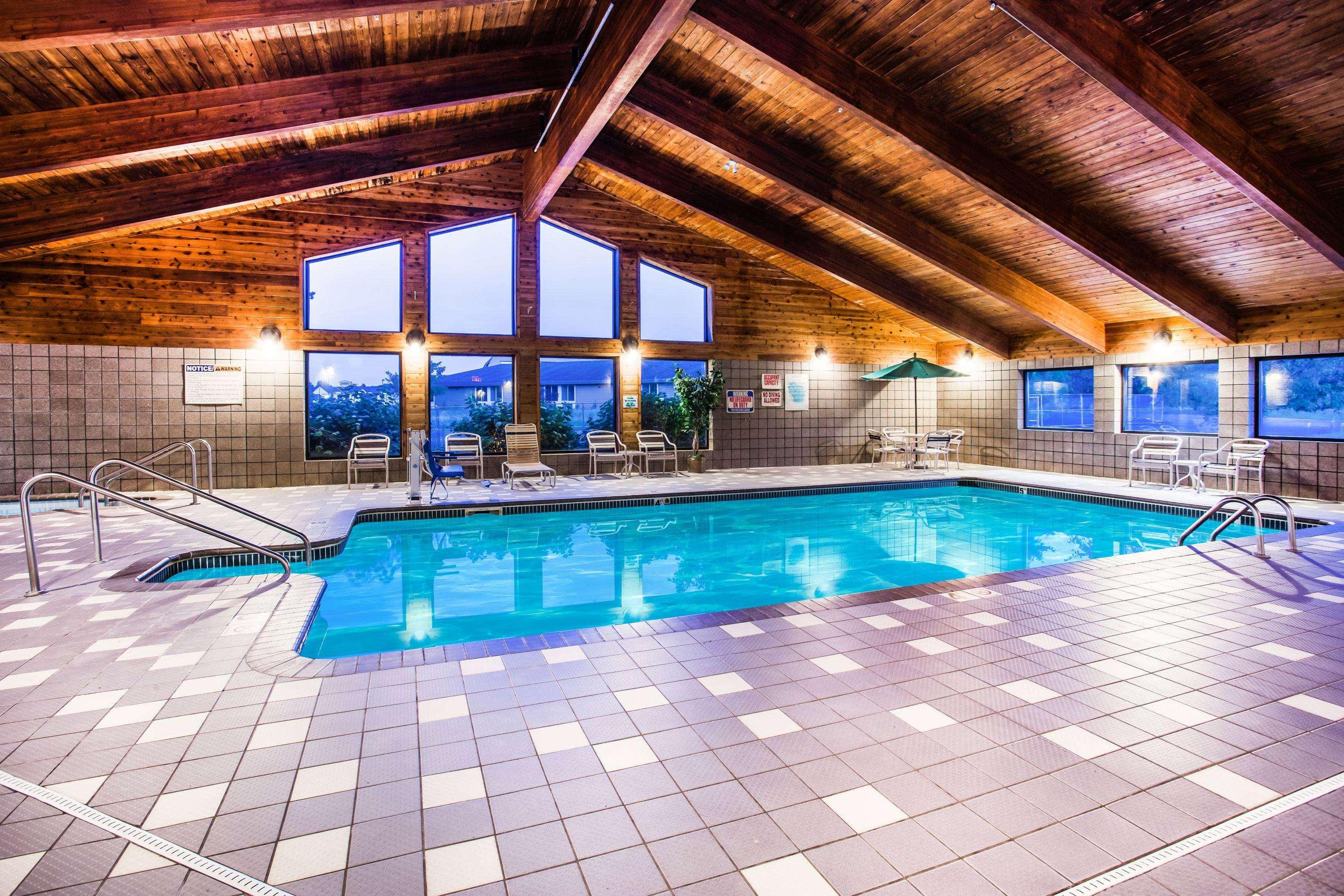 AmericInn by Wyndham Menomonie — photo 4