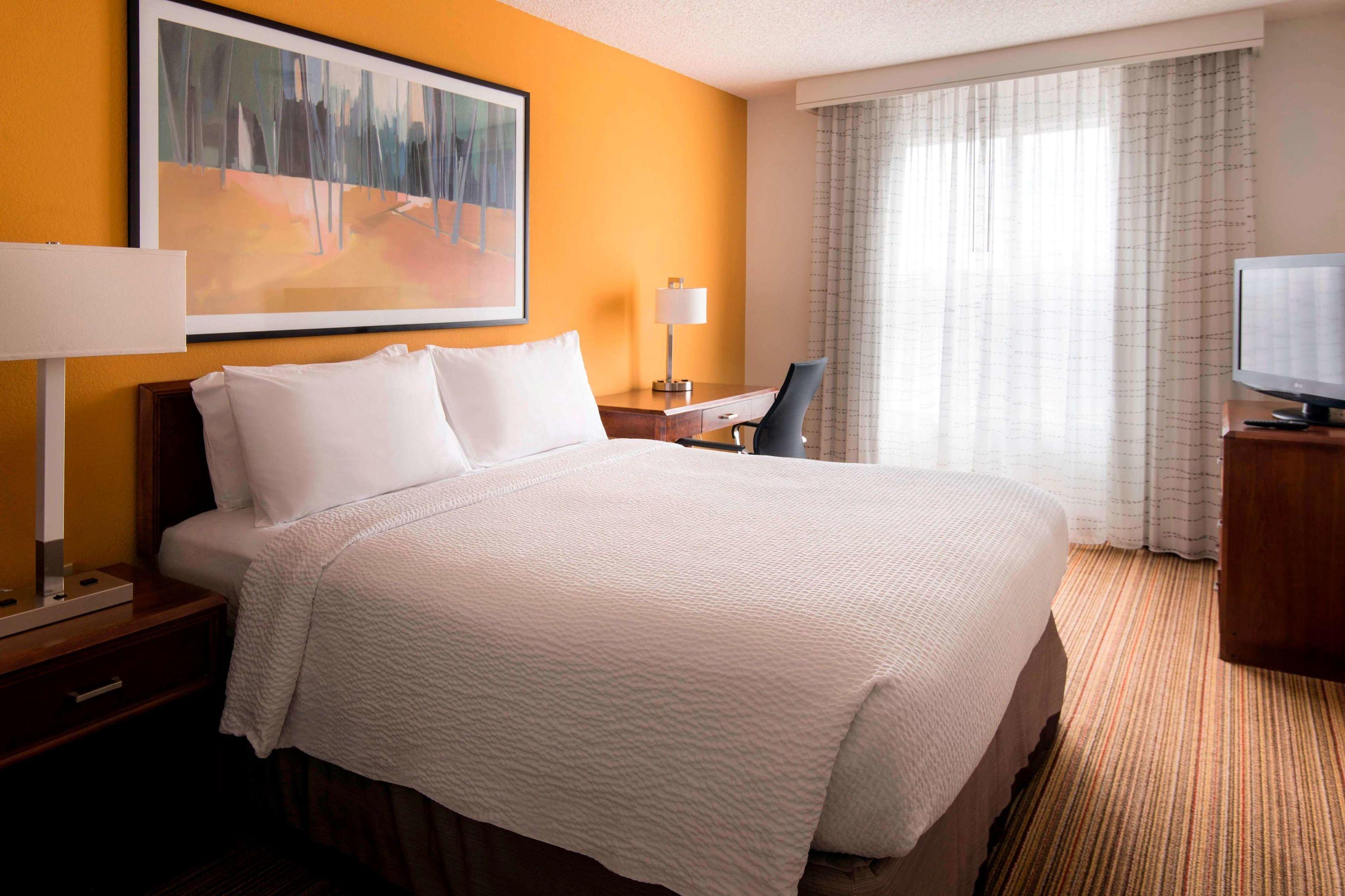 Sonesta ES Suites Fresno — photo 4