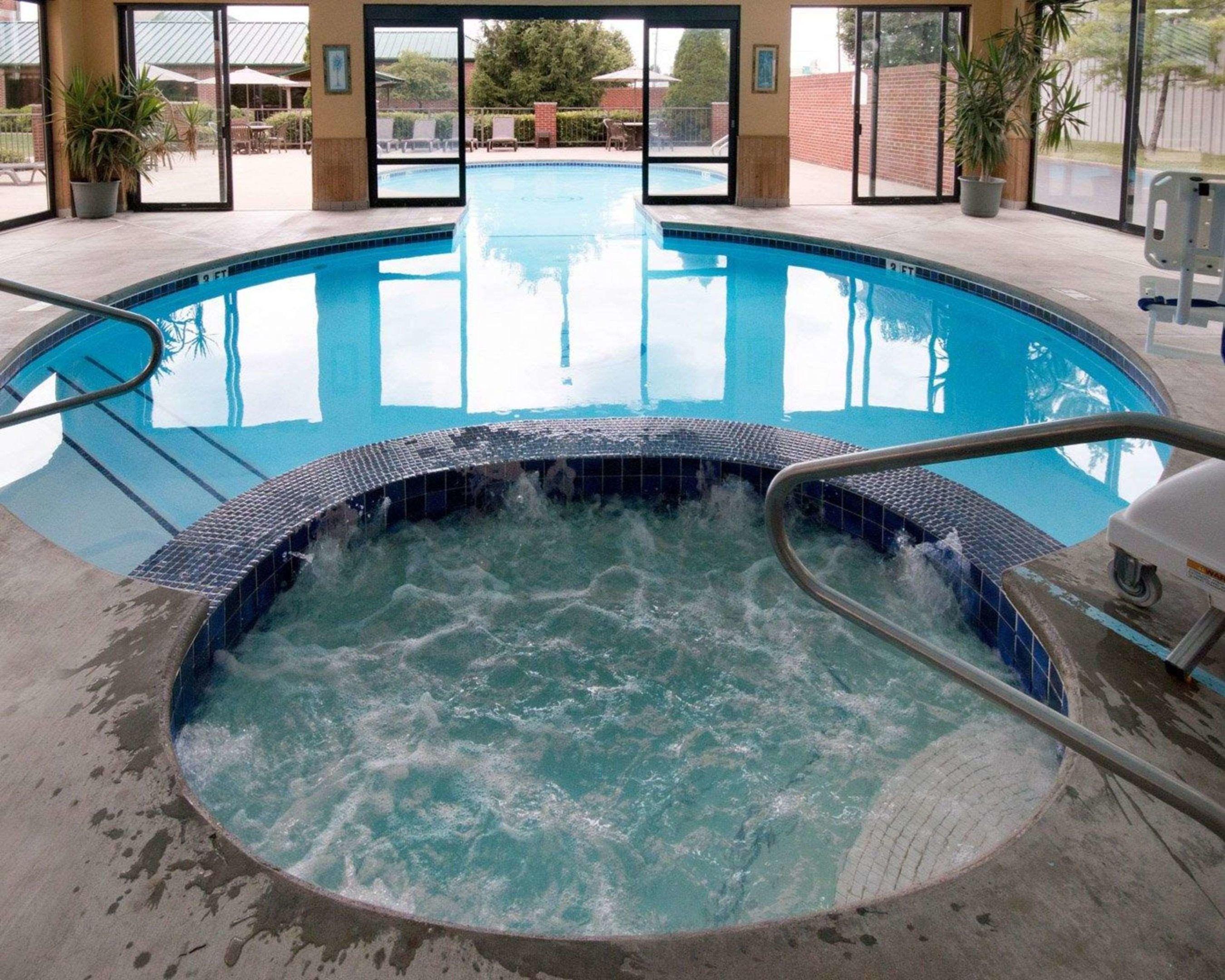 Comfort Suites Parkersburg South — photo 5