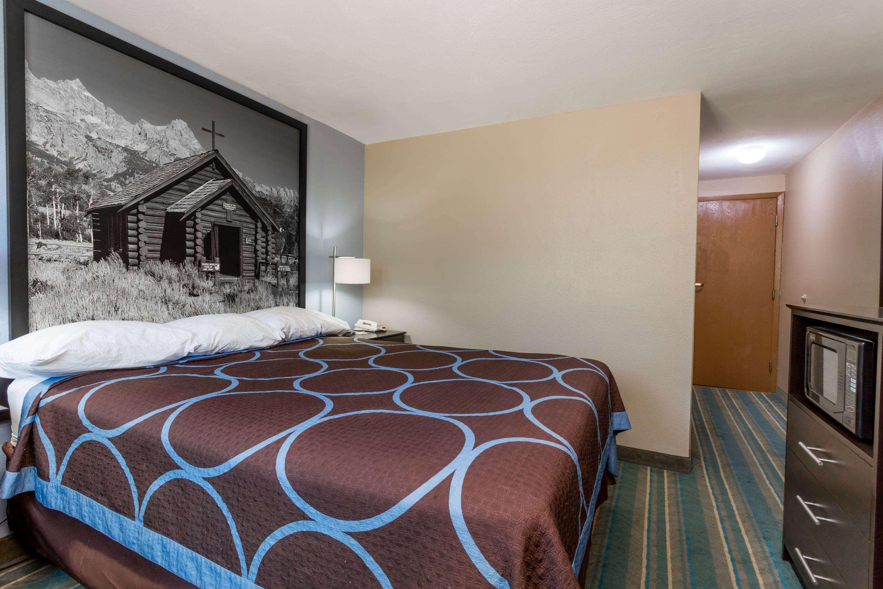 Super 8 by Wyndham Douglas — photo 3
