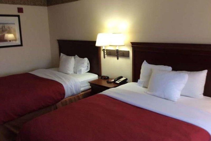 Baymont Inn & Suites Clinton — photo 3