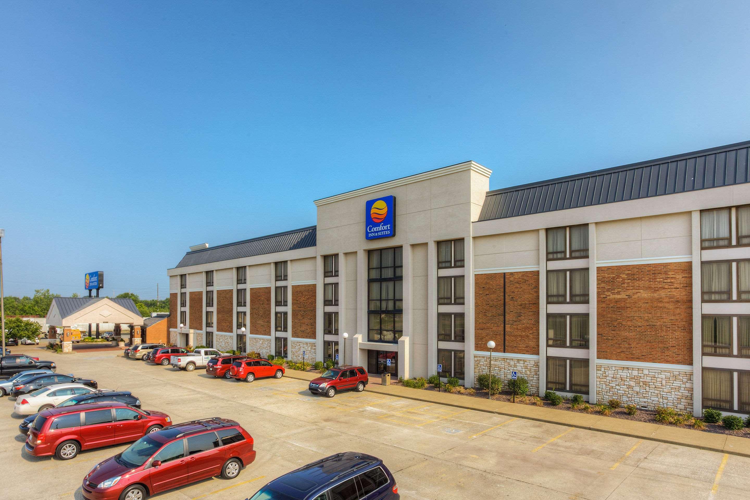 Comfort Inn & Suites Evansville Airport — photo 4