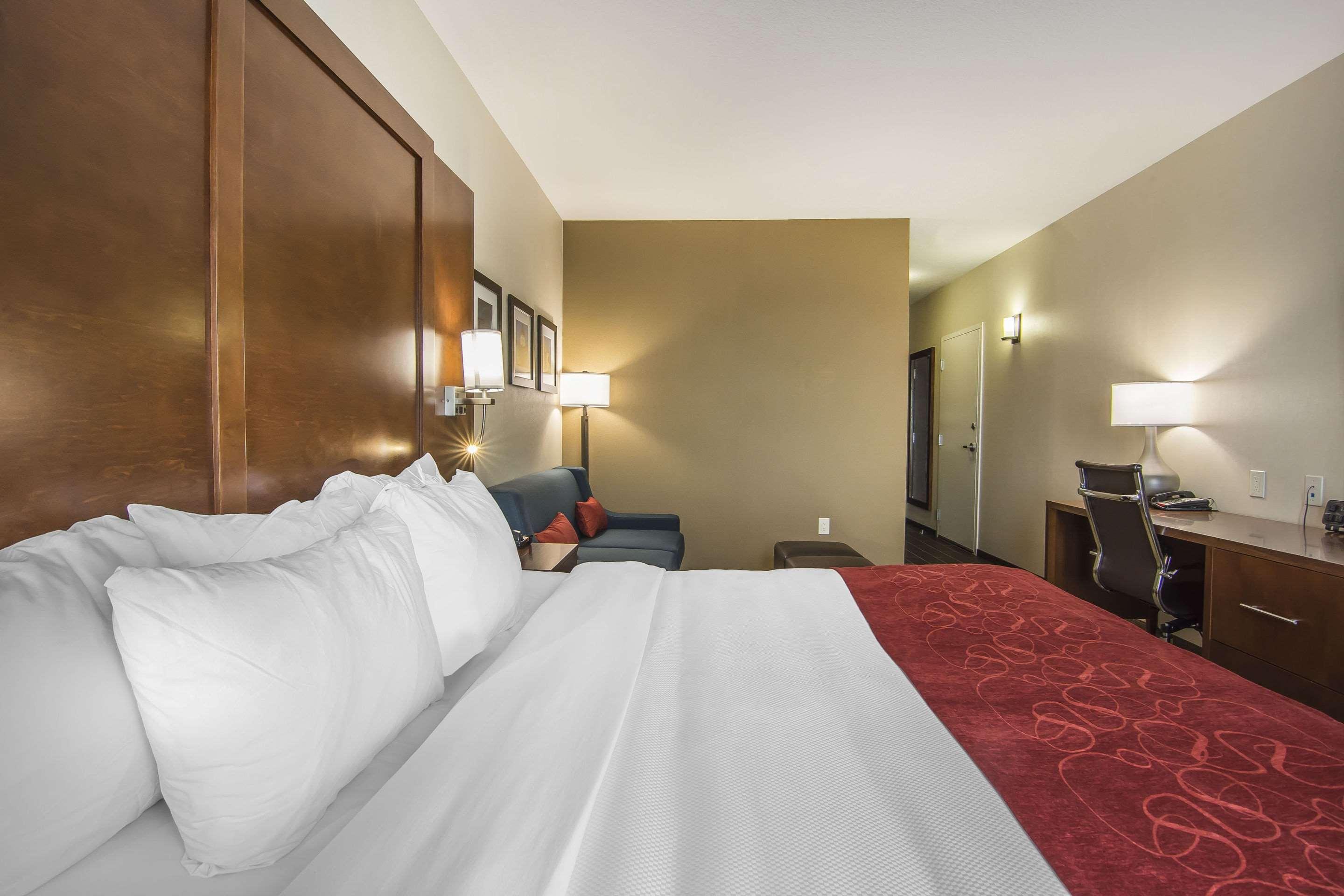 Comfort Suites Regina — photo 4