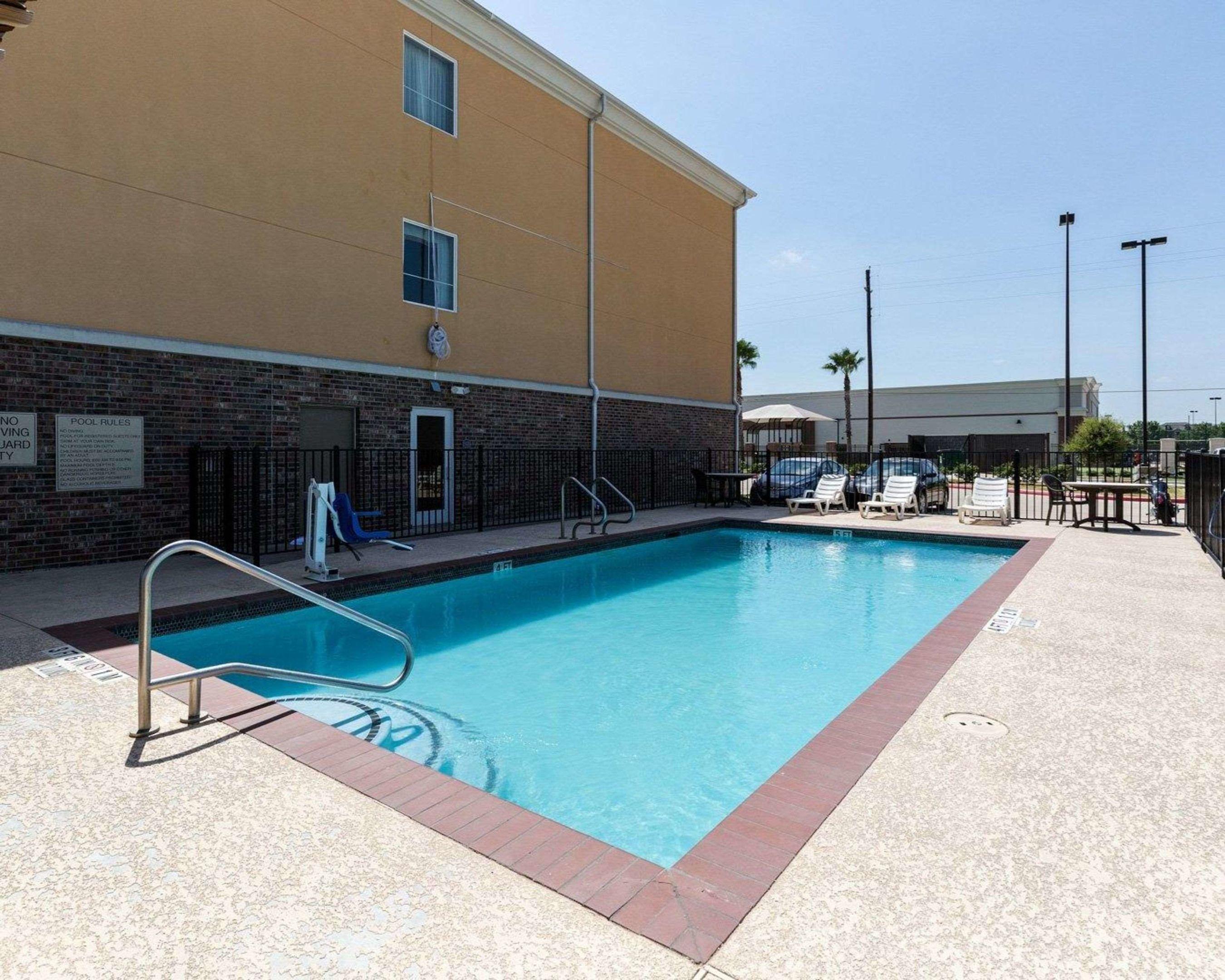Comfort Suites Pearland - South Houston — photo 3