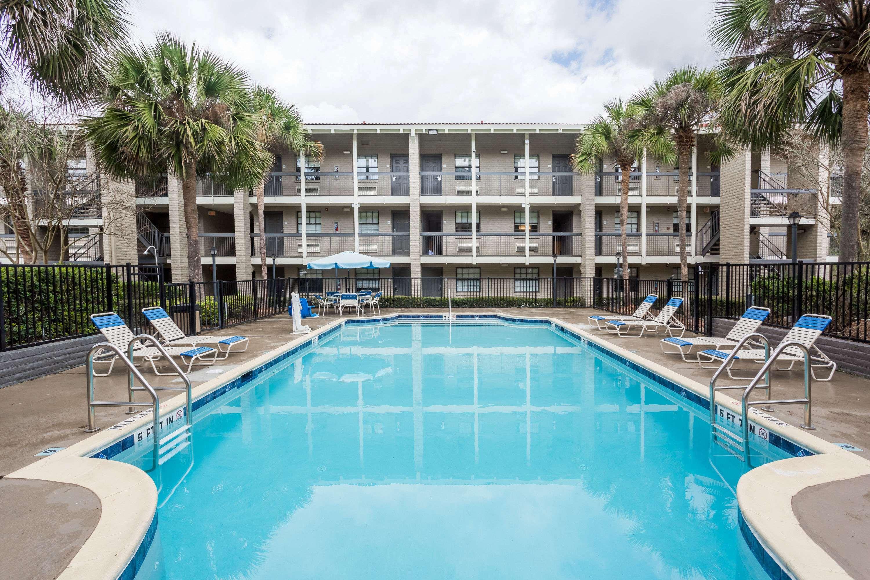 Baymont by Wyndham Tallahassee Central — photo 3