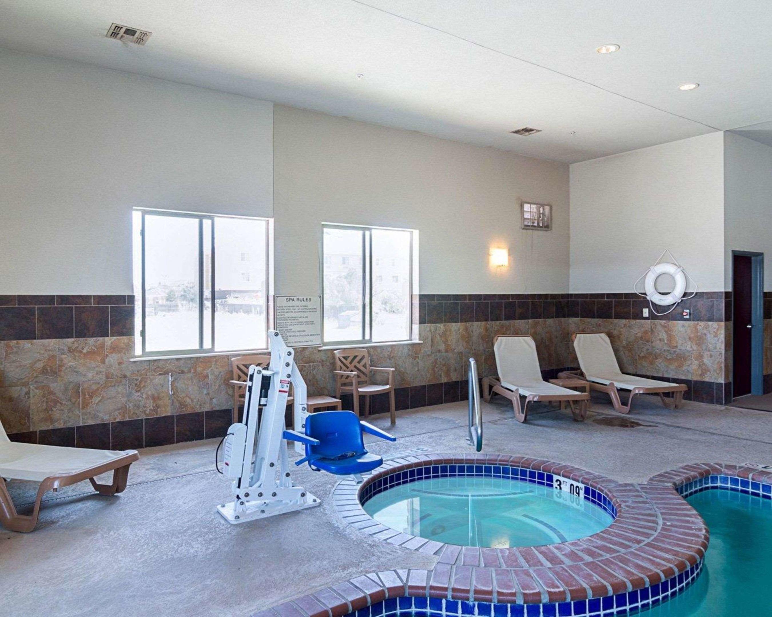 Comfort Inn & Suites Monahans — photo 4