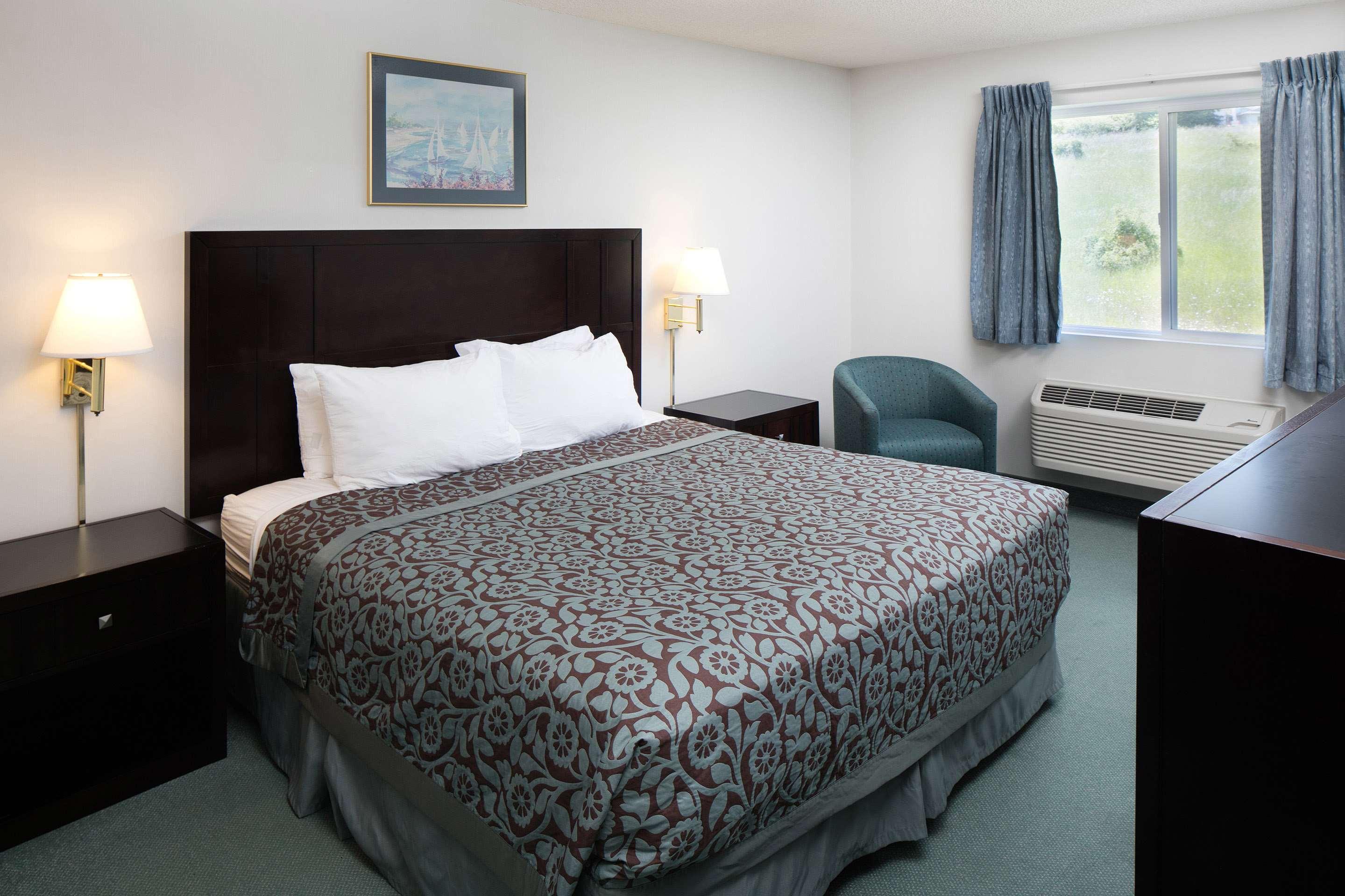 Red Lion Inn & Suites Sequim at Olympic National Park — photo 5