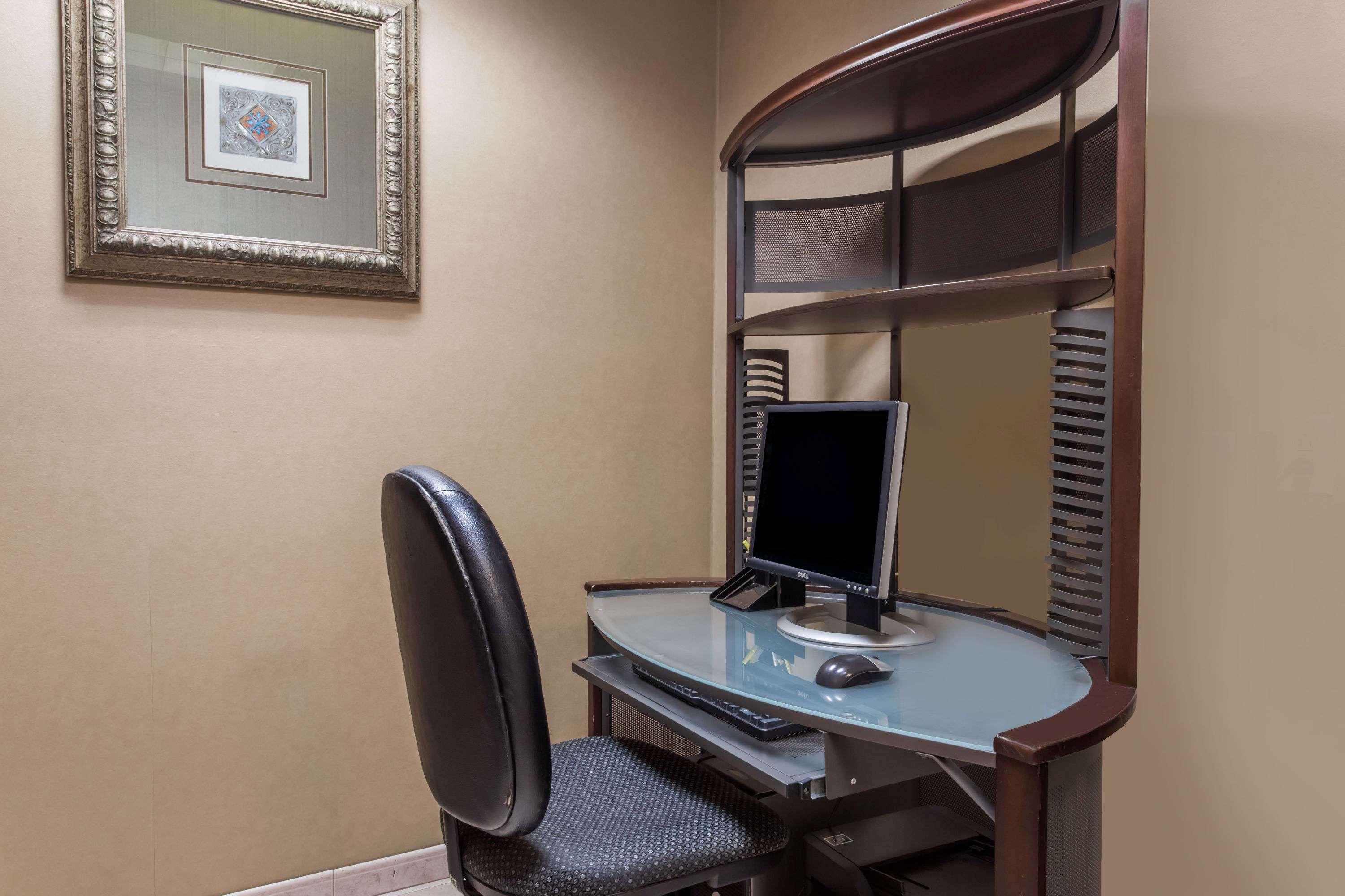 Days Inn & Suites Fort Pierce I-95 — photo 5