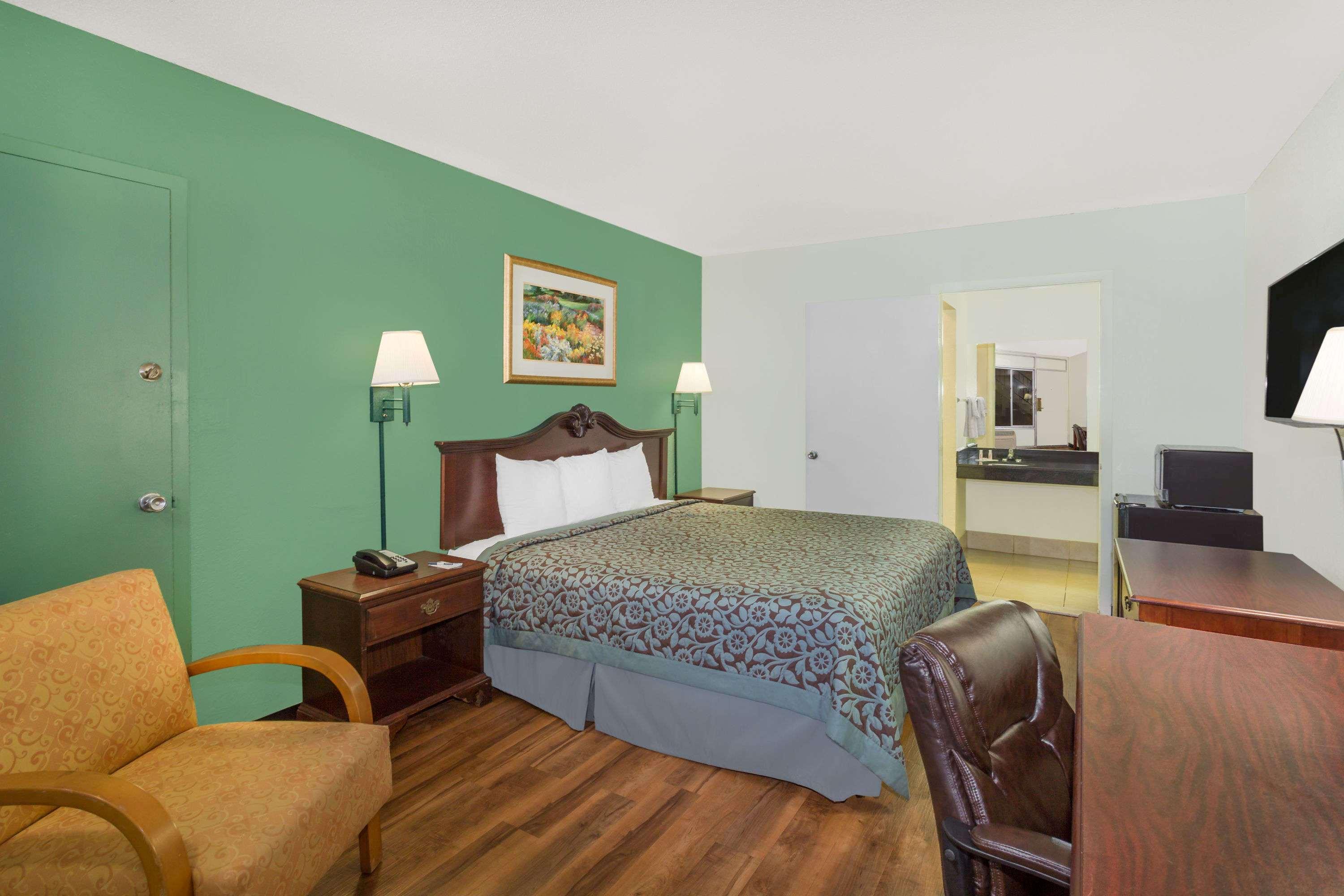 Travelodge Fort Myers North — photo 5