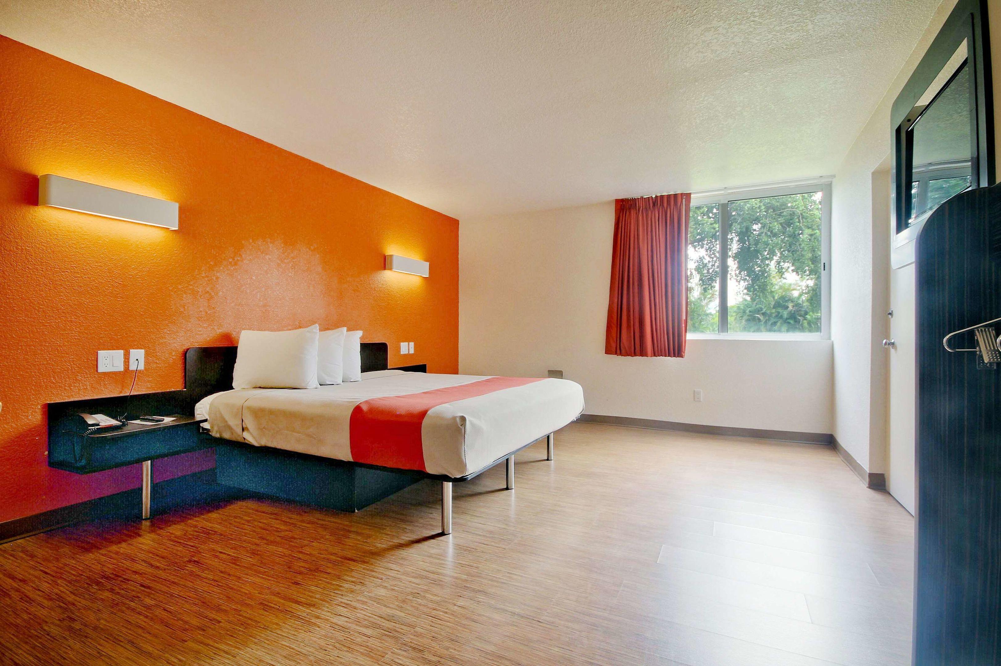 Motel 6 Miami FL — photo 4