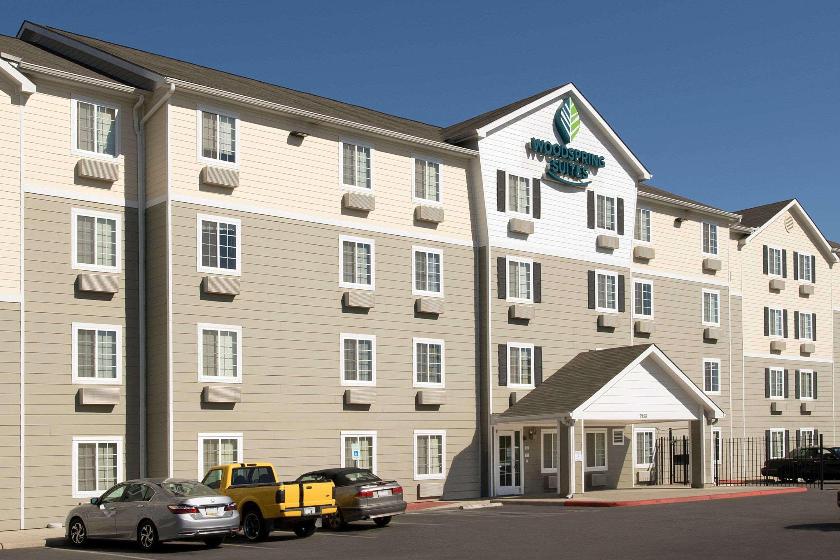 WoodSpring Suites San Antonio South — photo 4