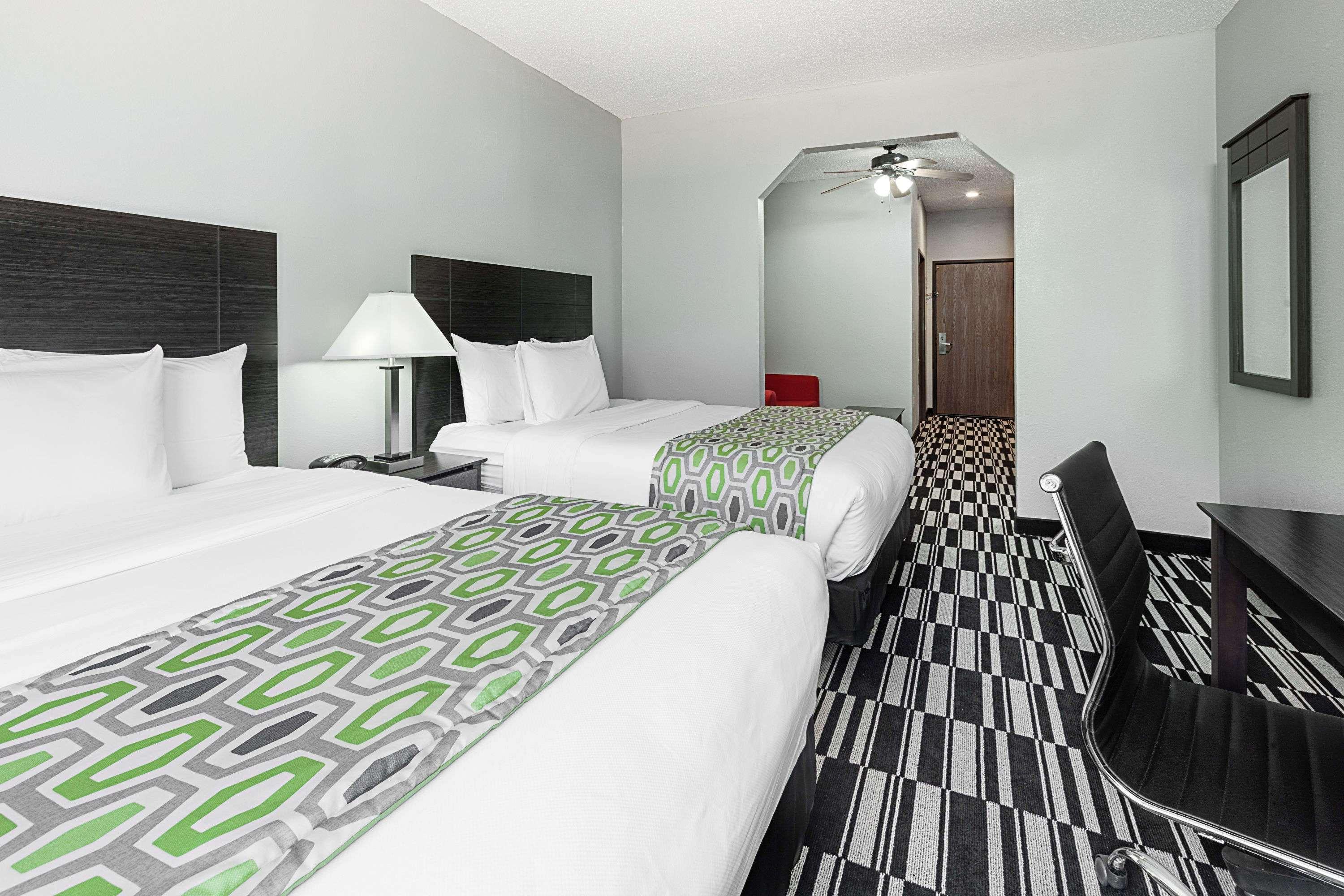 Days Inn and Suites Sulphur Springs — photo 4