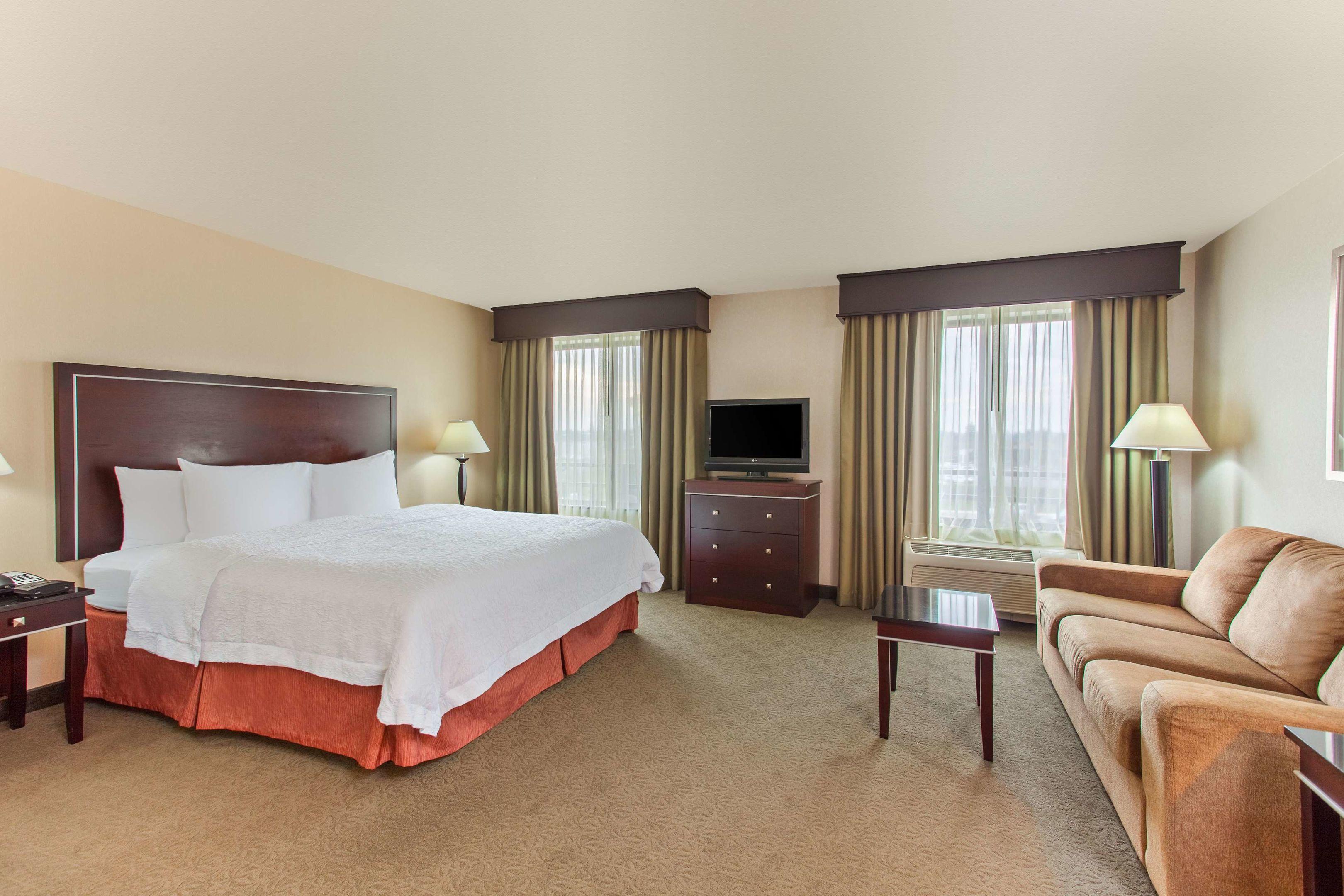 Hampton Inn & Suites Roseville — photo 4