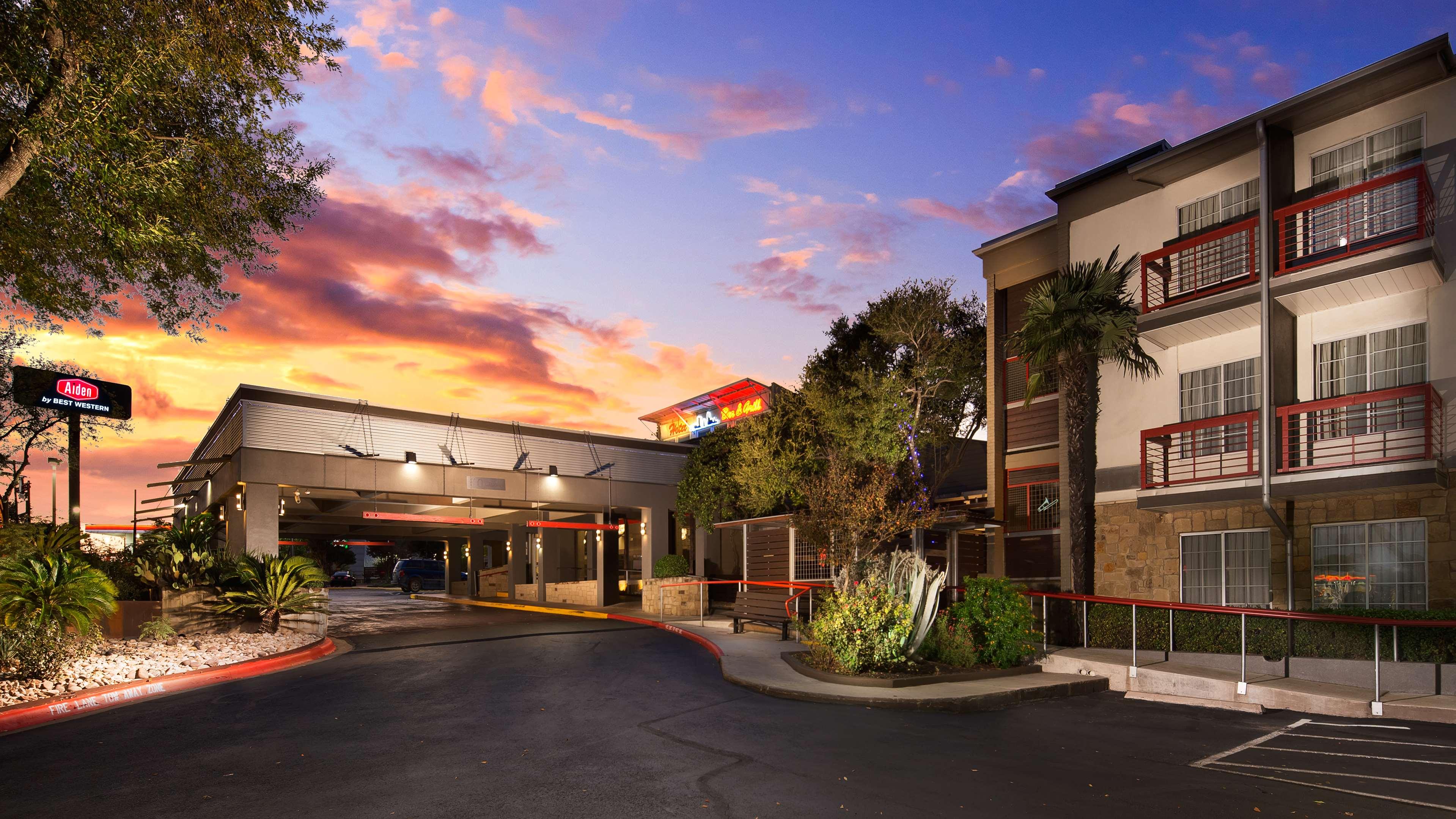 Aiden by Best Western@Austin City Hotel — photo 3