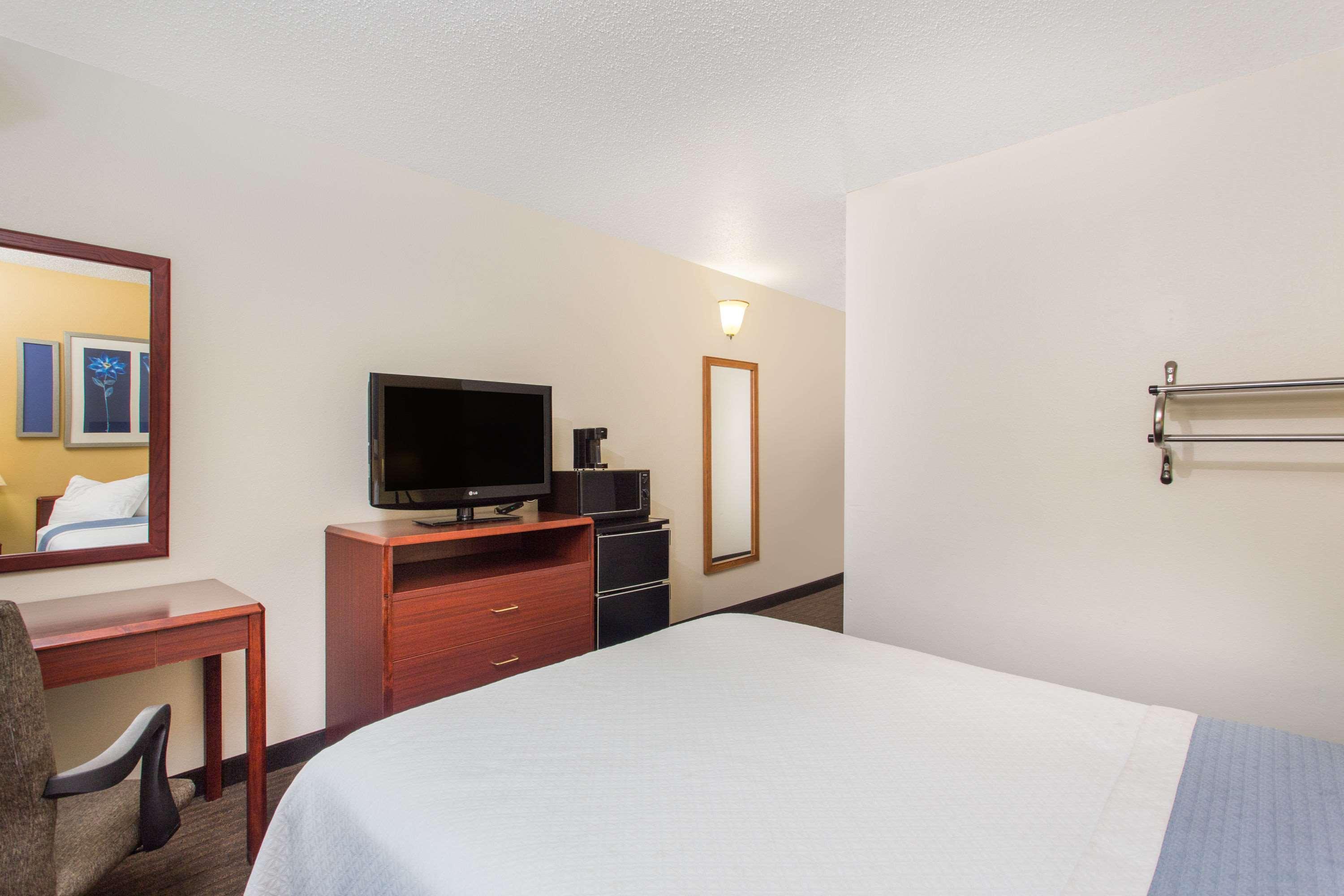 Days Inn Austin — photo 5